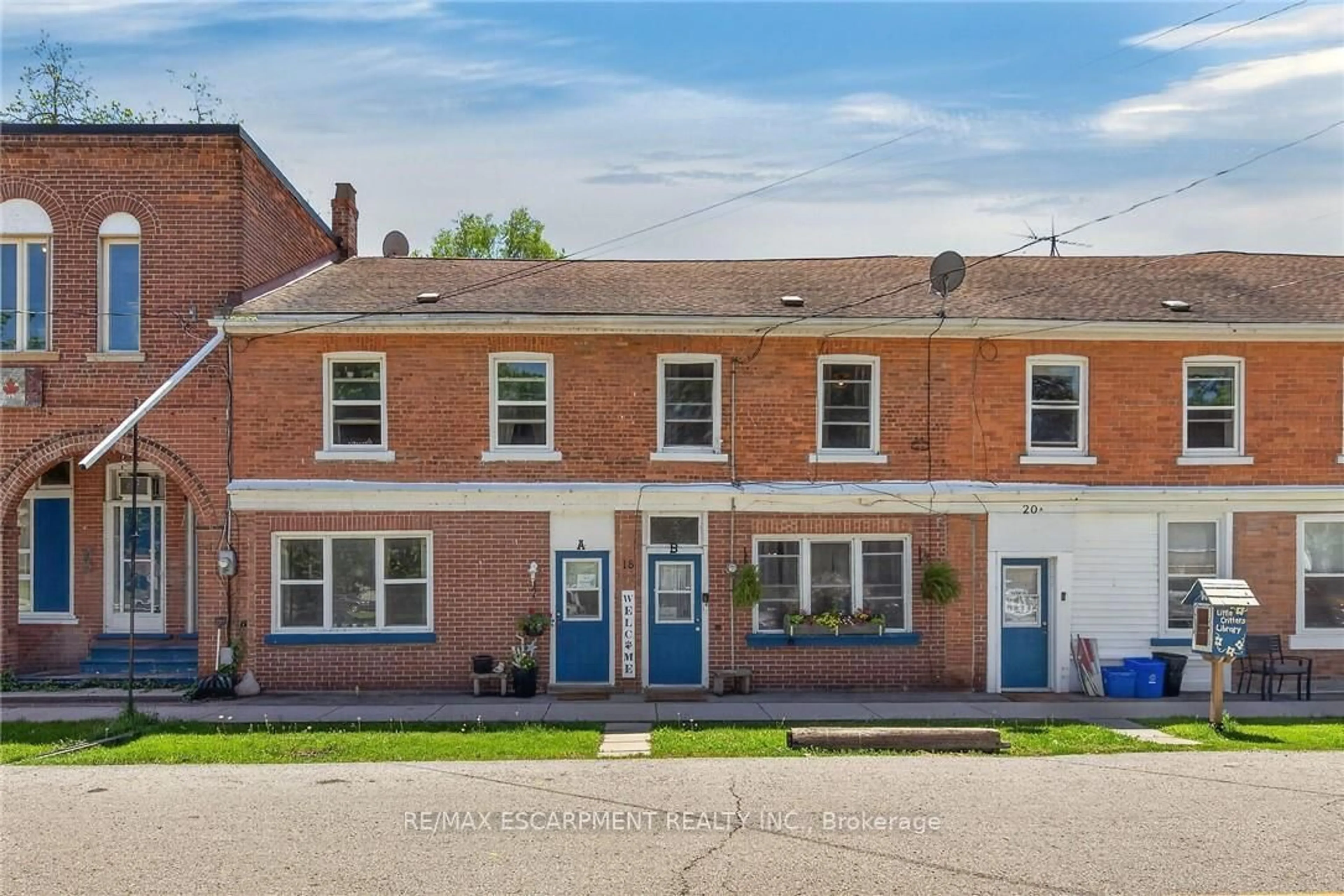 A pic from outside/outdoor area/front of a property/back of a property/a pic from drone, street for 18 King St #A&B, Haldimand Ontario N0A 1E0