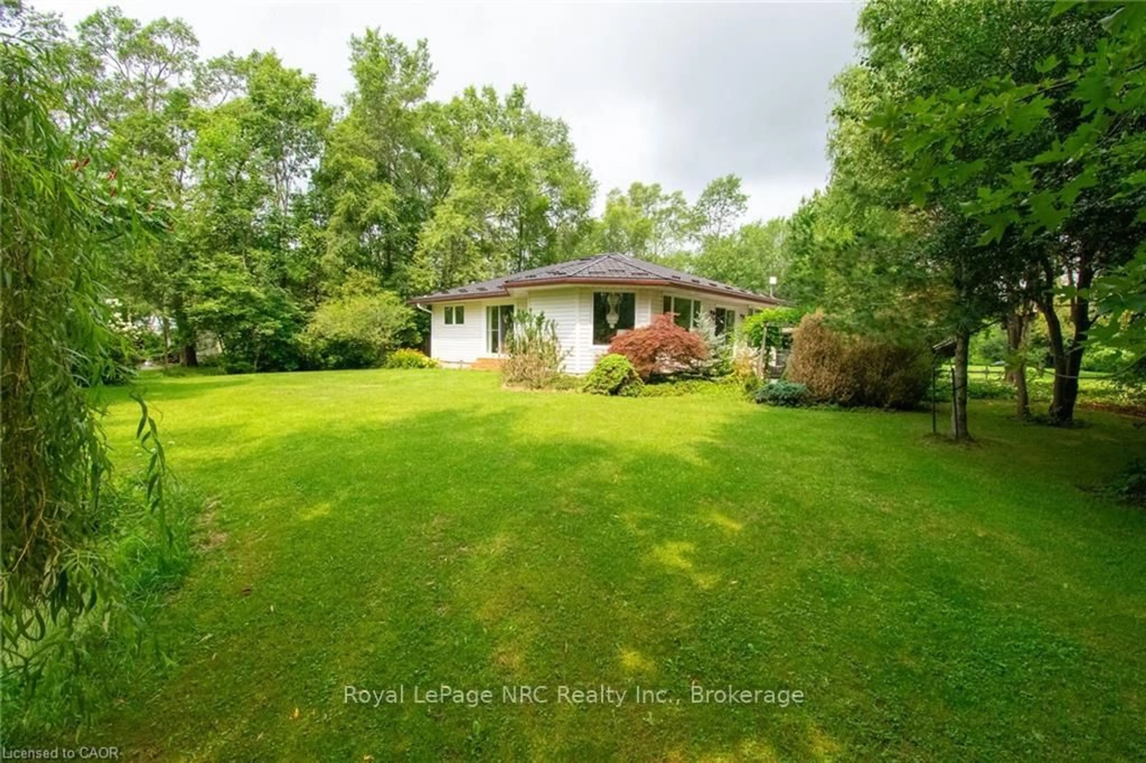 A pic from outside/outdoor area/front of a property/back of a property/a pic from drone, water/lake/river/ocean view for 776 Sandy Bay Rd, Haldimand Ontario N1A 2W6