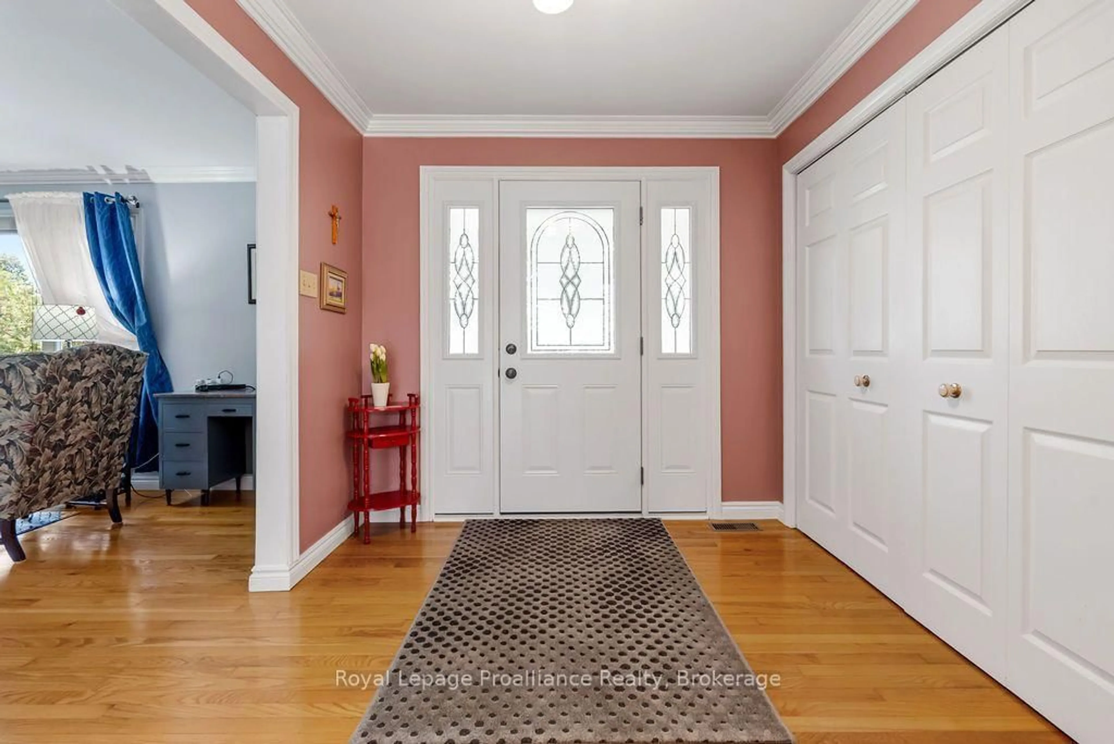 Indoor entryway for 794 Foxboro Stirling Rd, Quinte West Ontario K0K 2B0