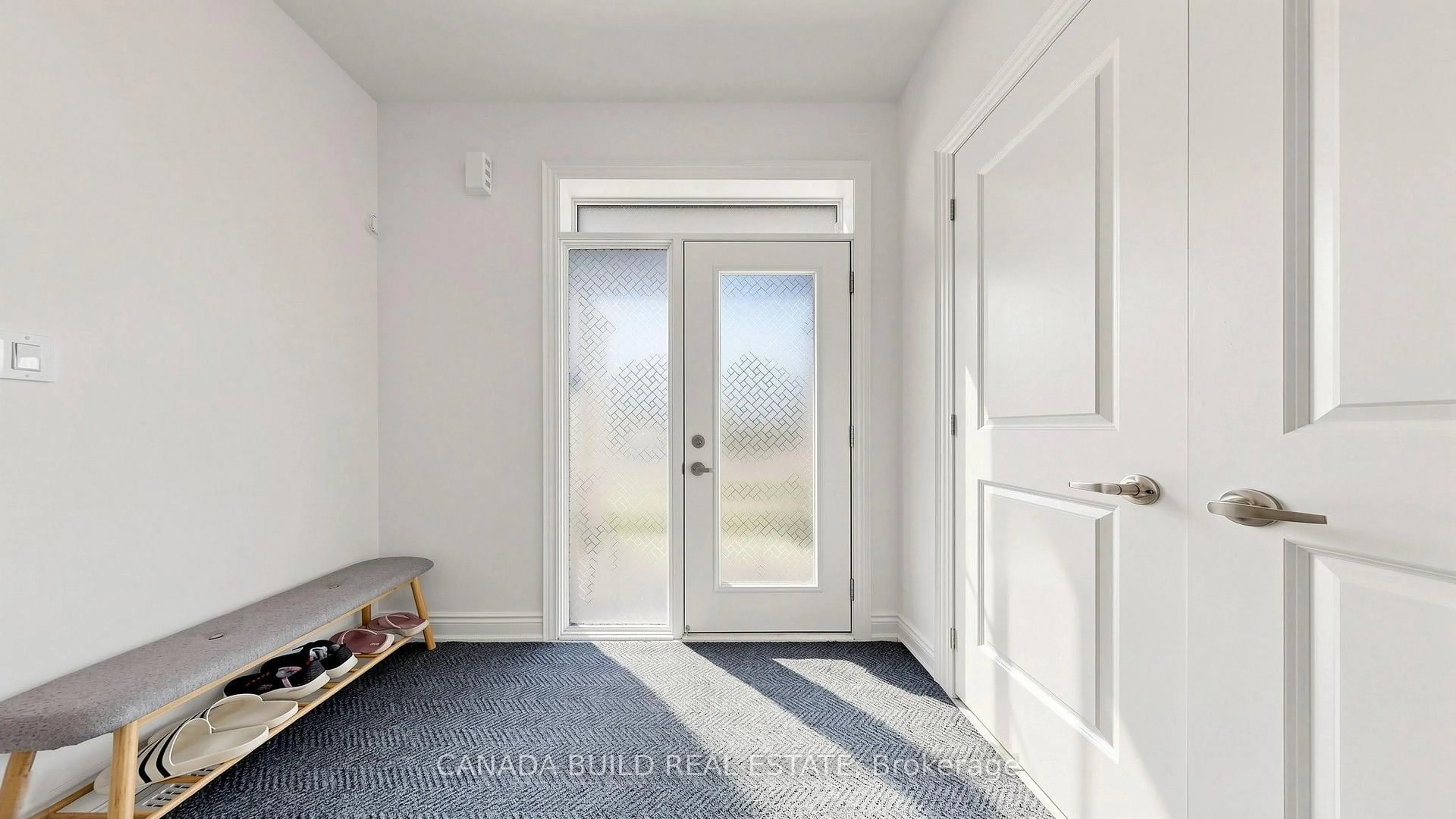 Indoor entryway for 104 Henshaw Dr, Erin Ontario N0B 1T0