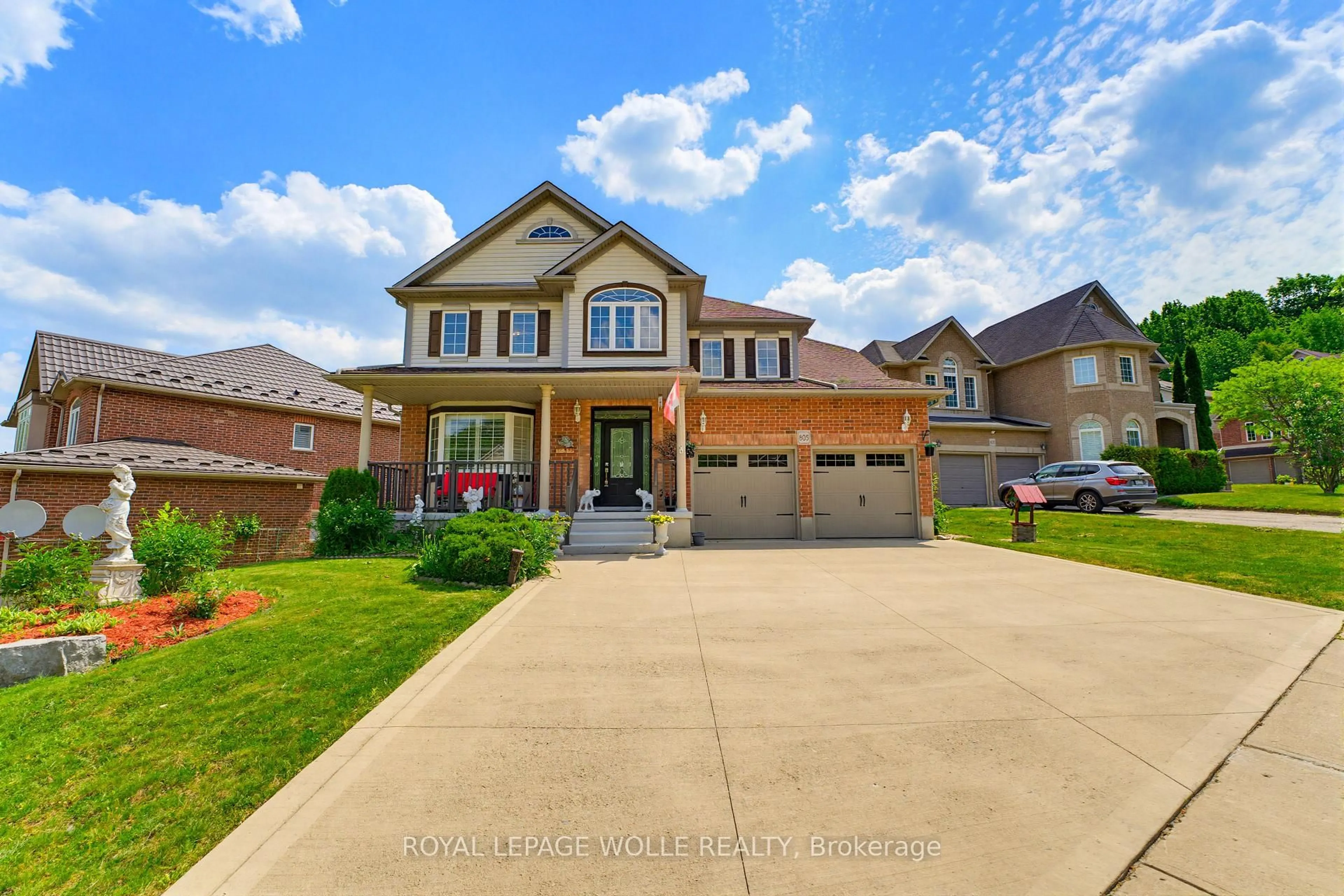 Home with brick exterior material, street for 805 Munich Circ, Waterloo Ontario N2V 2N5