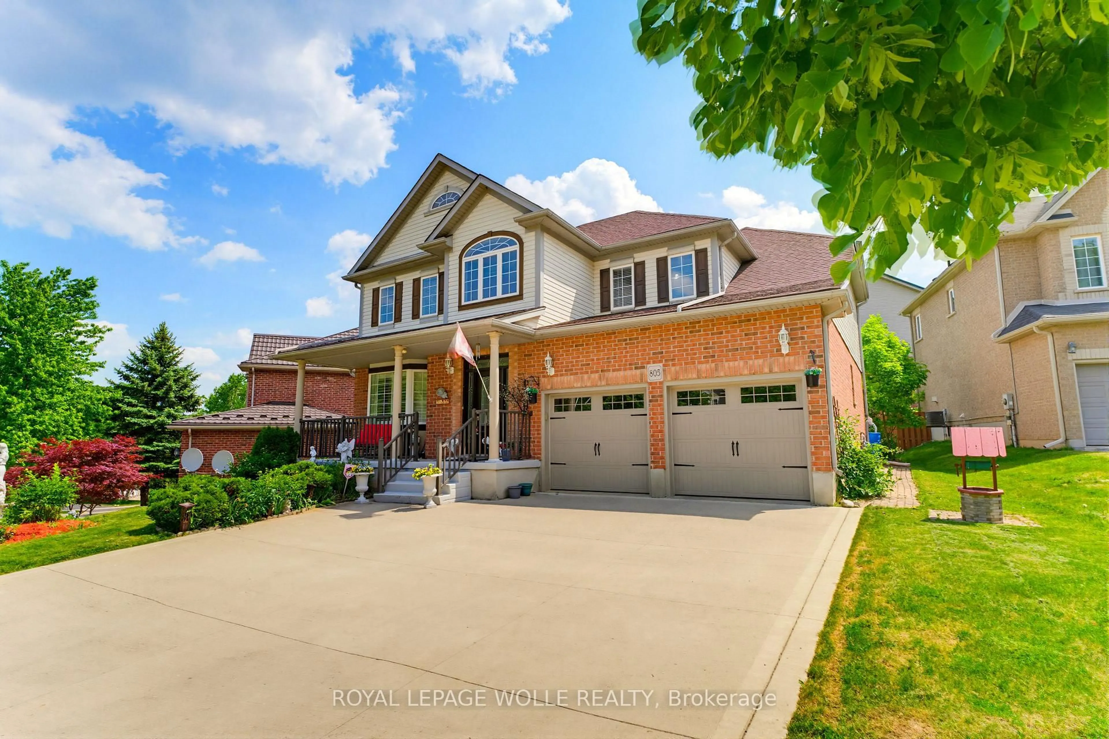 Home with brick exterior material, street for 805 Munich Circ, Waterloo Ontario N2V 2N5