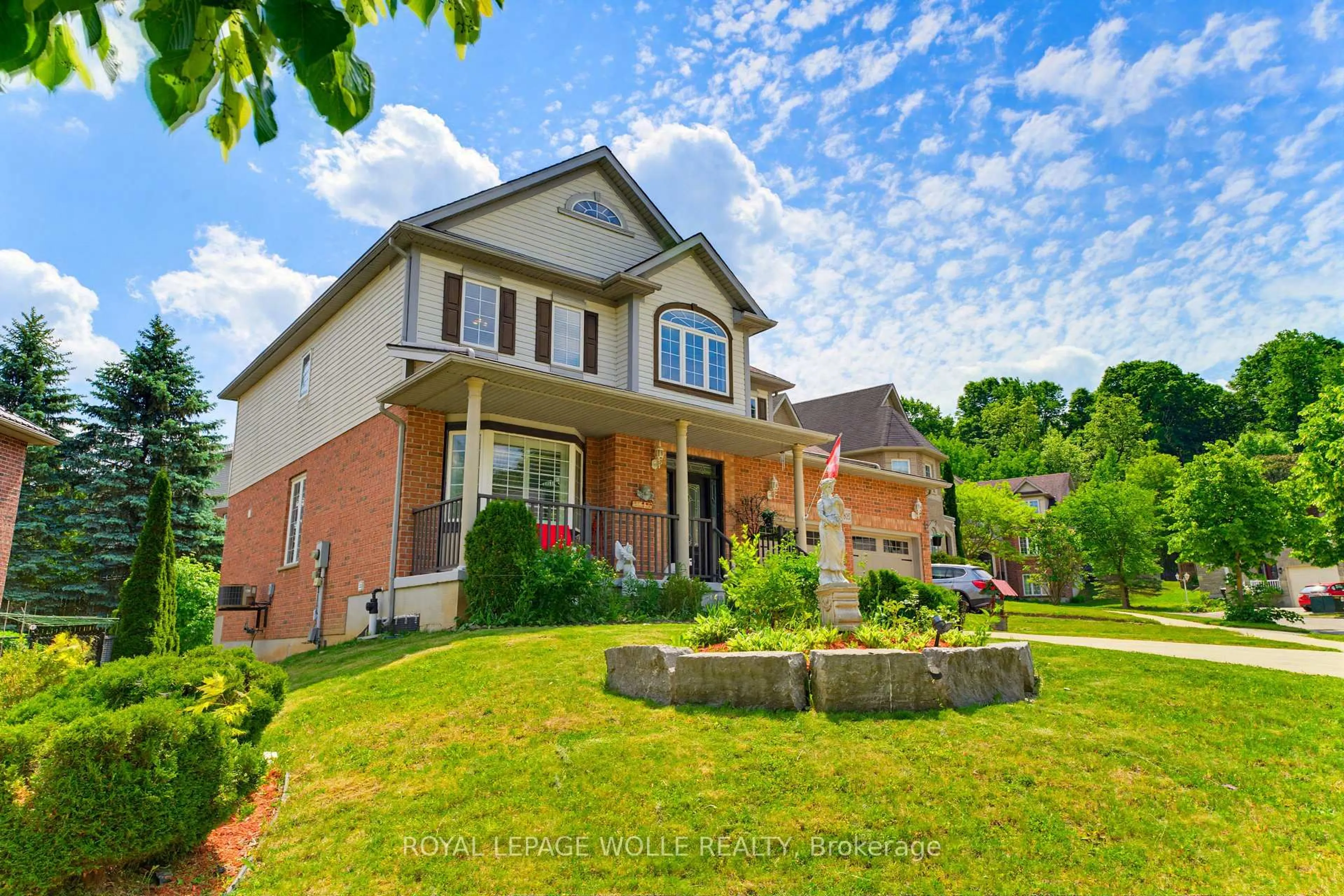 Home with brick exterior material, street for 805 Munich Circ, Waterloo Ontario N2V 2N5