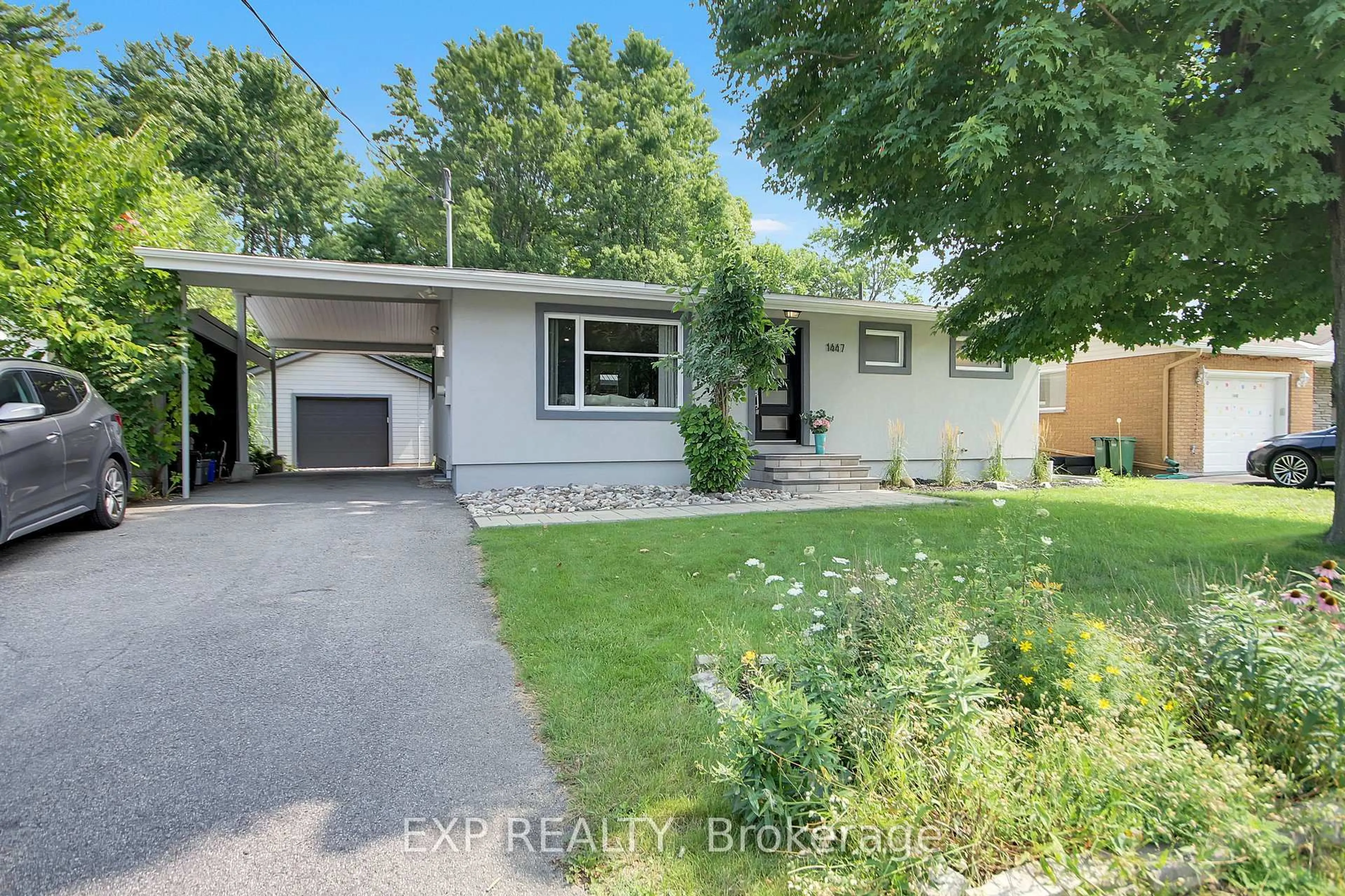 Unknown for 1447 Maxime St, Ottawa Ontario K1B 4E7