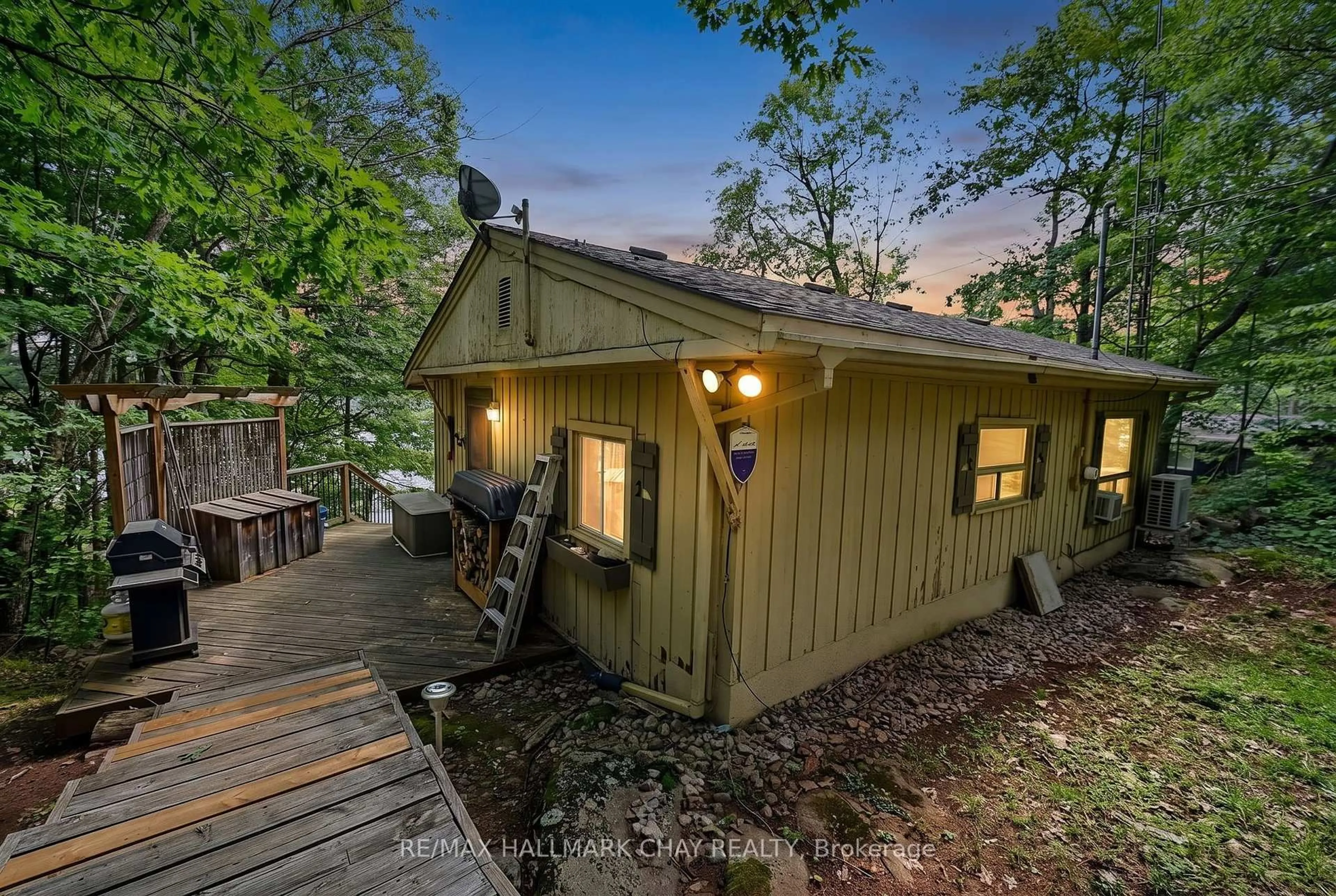 Shed for 1283 Lions Head Rd, Gravenhurst Ontario P0E 1G0