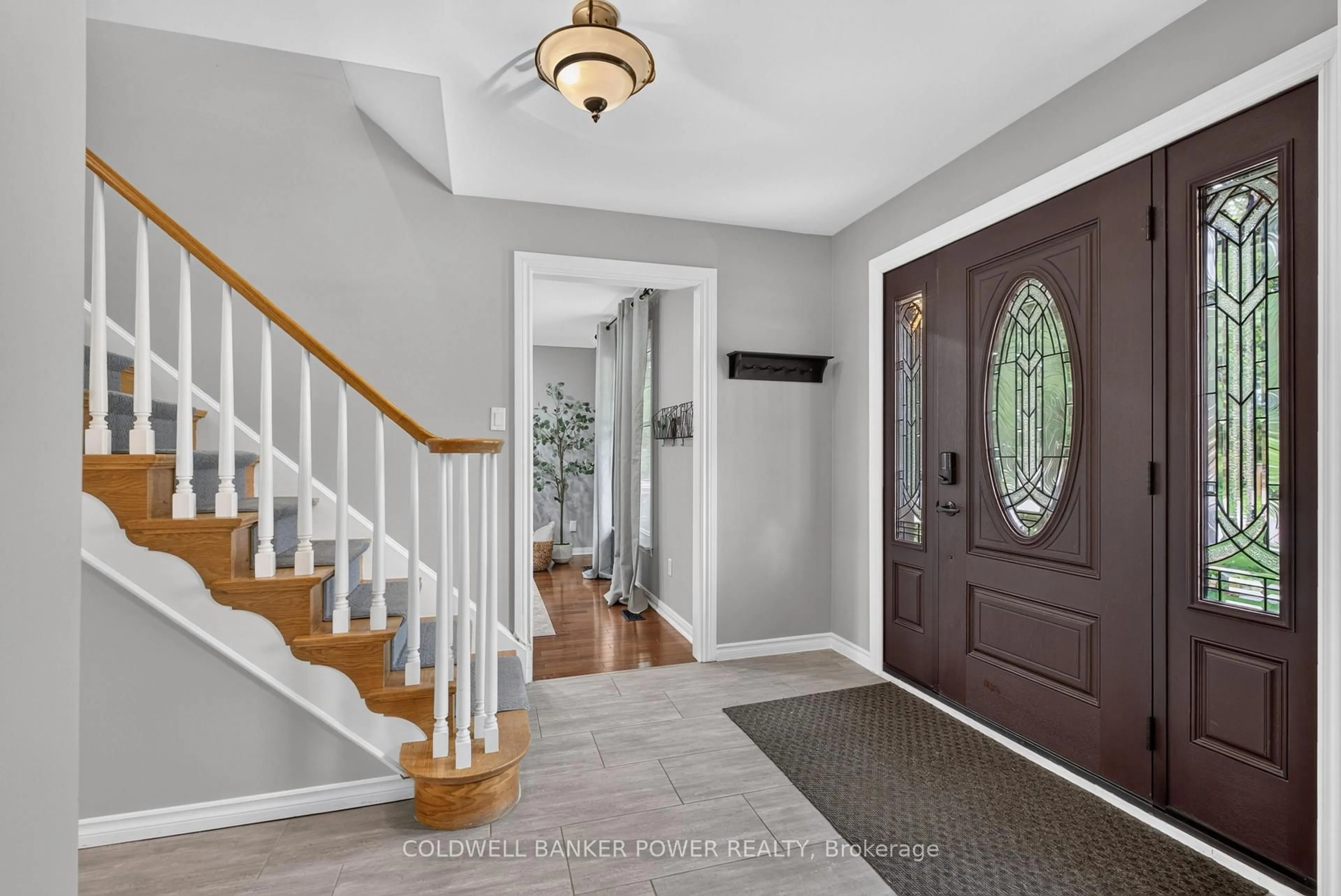 Indoor entryway for 76 Spencer Cres, London North Ontario N5X 2K6