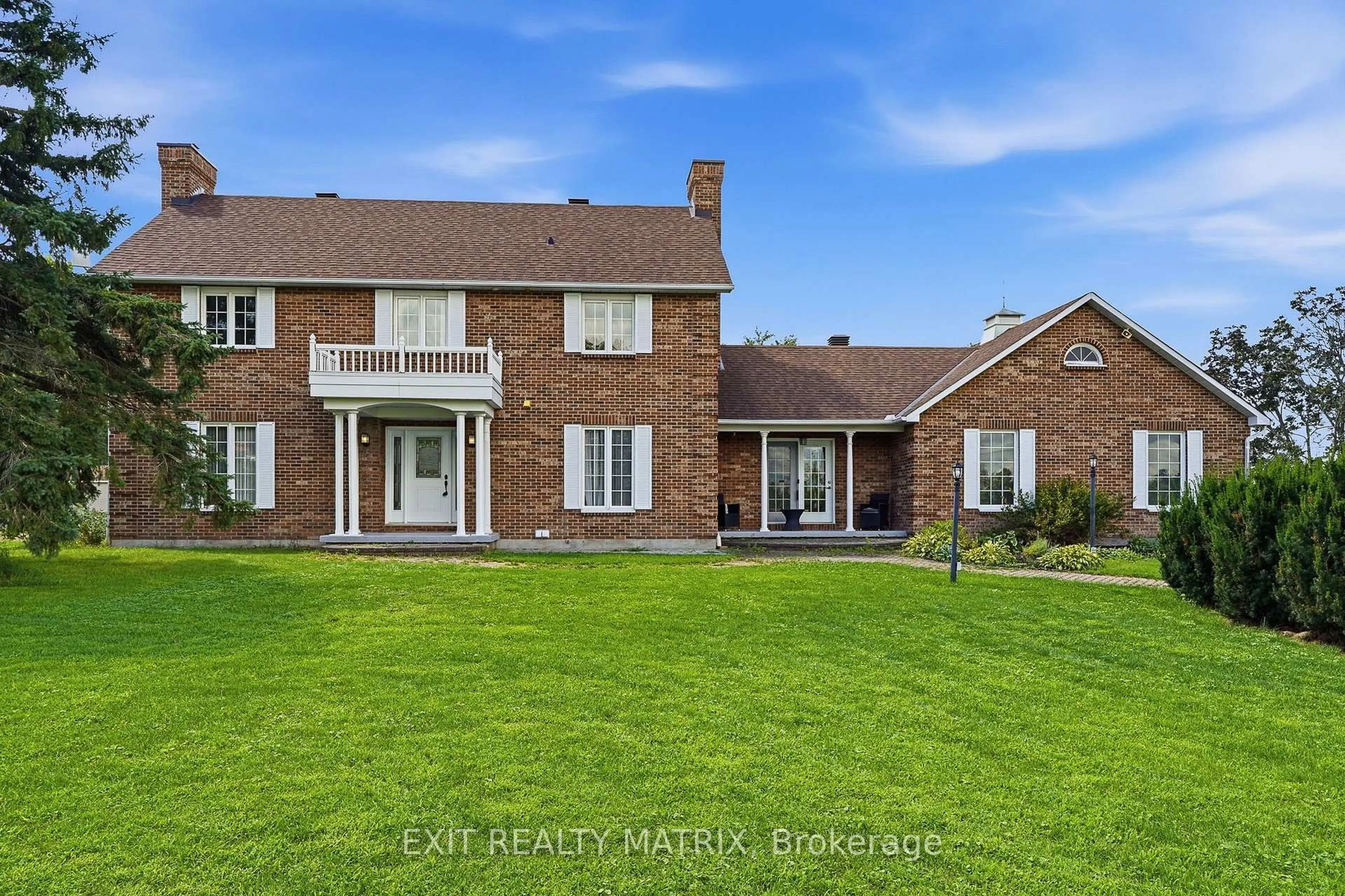 Home with brick exterior material, unknown for 1196 400 Rte, Russell Ontario K0A 1W0