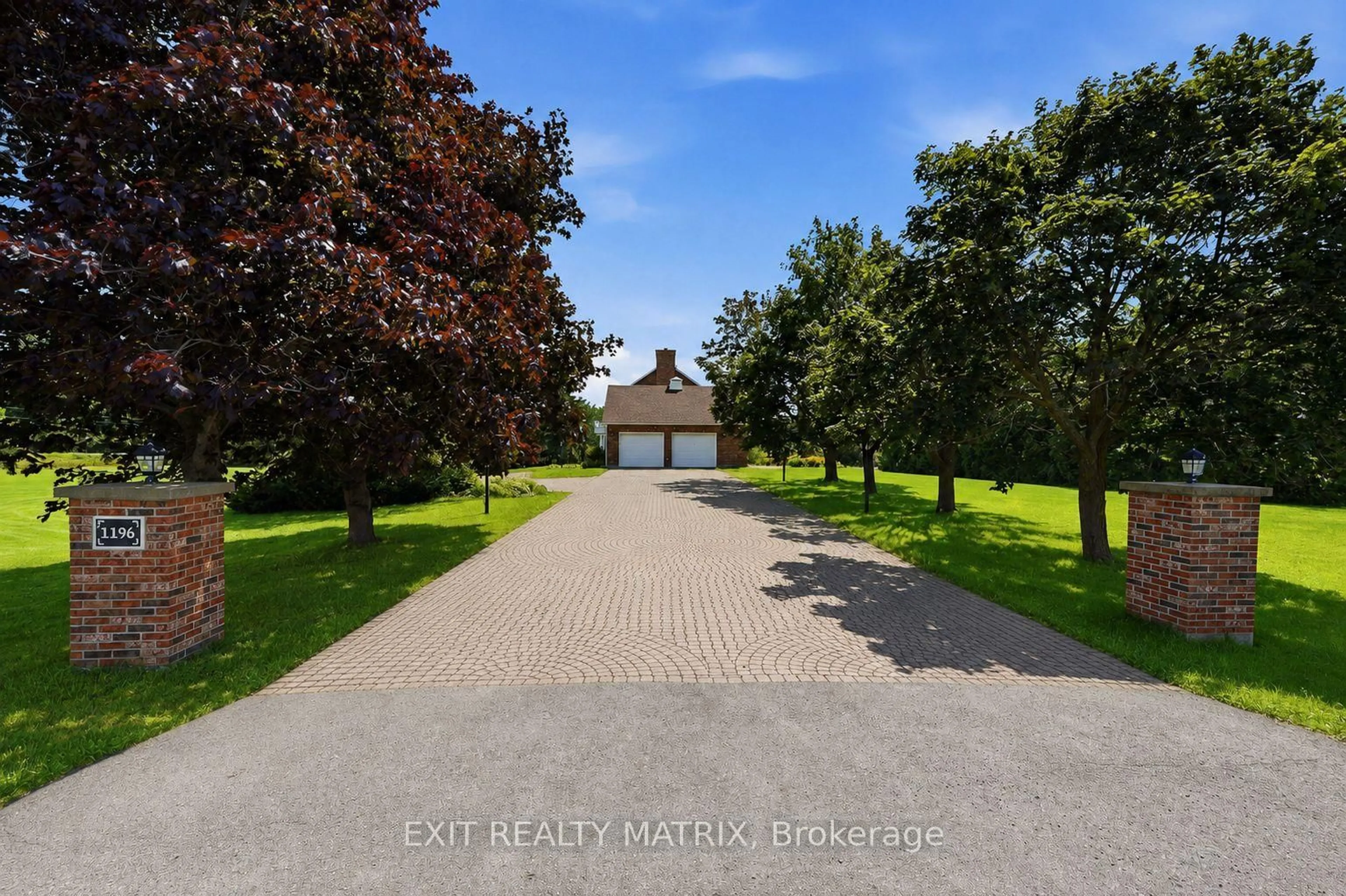 A pic from outside/outdoor area/front of a property/back of a property/a pic from drone, unknown for 1196 400 Rte, Russell Ontario K0A 1W0