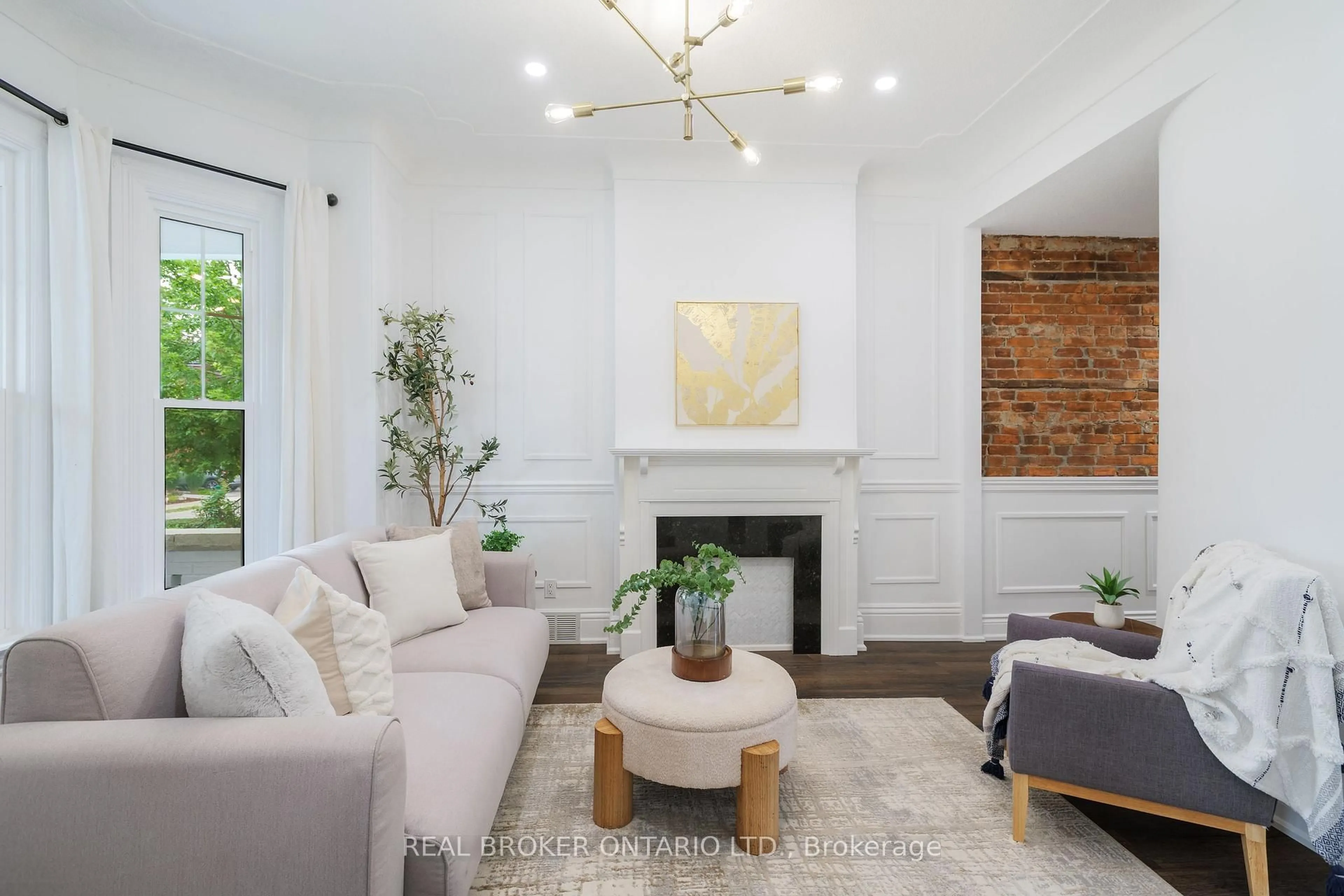 Living room with furniture, unknown for 46 Murray St, Hamilton Ontario L8L 3E9