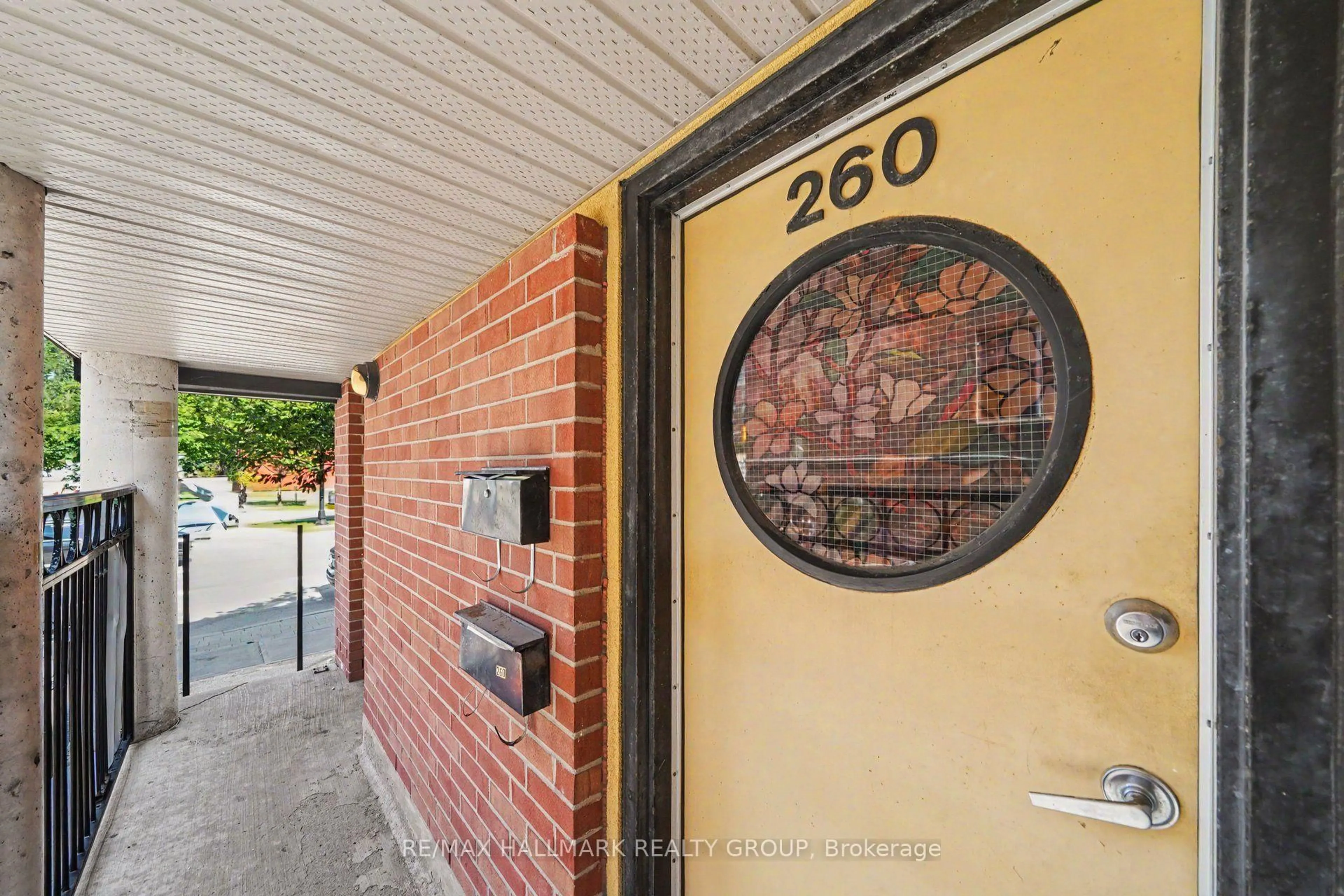 Unknown for 260 King Edward Ave, Ottawa Ontario K1N 7M1