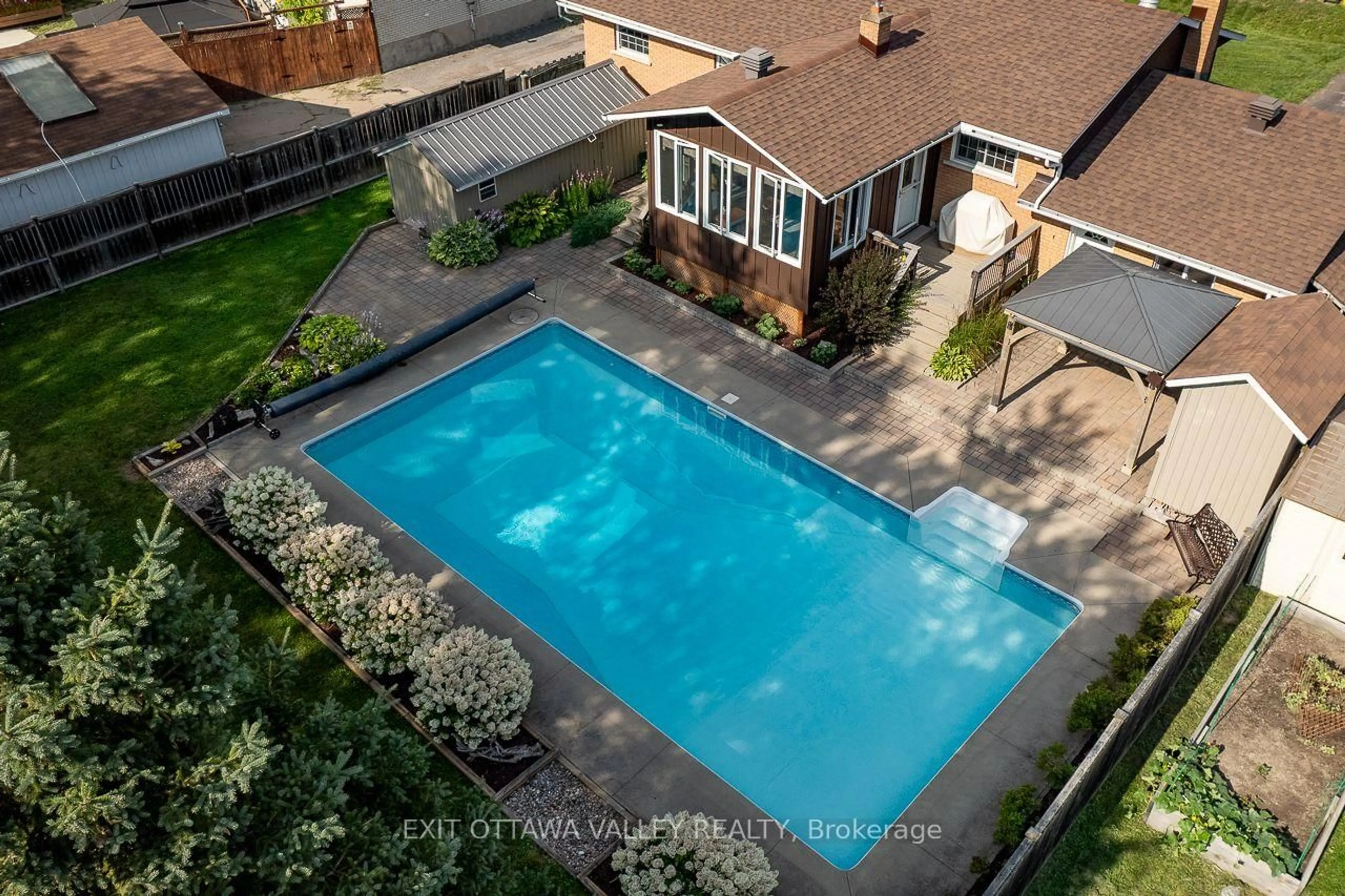 Pool for 5 Valley St, Pembroke Ontario K8A 8R3