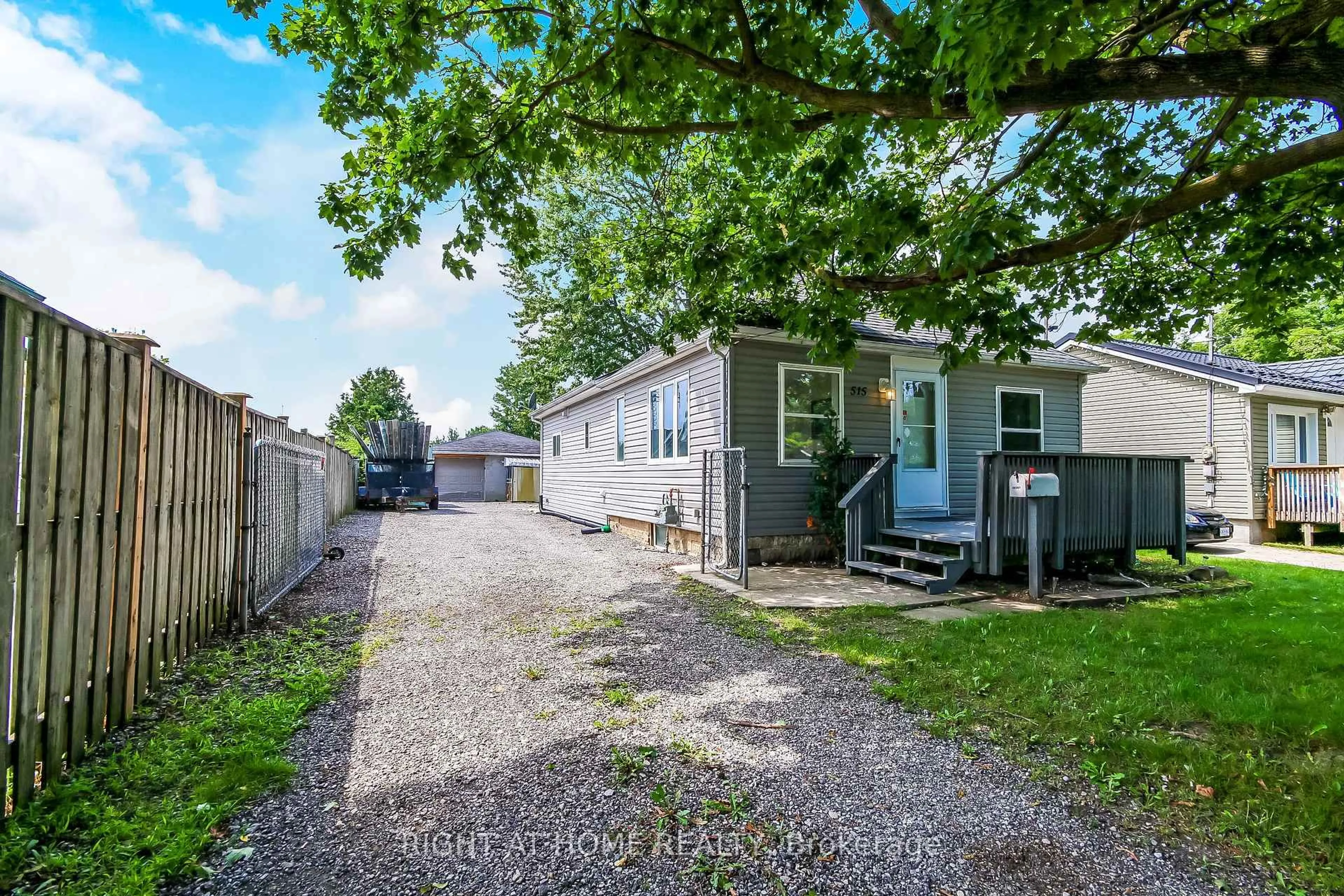Unknown for 515 Third St, London East Ontario N5V 2C1