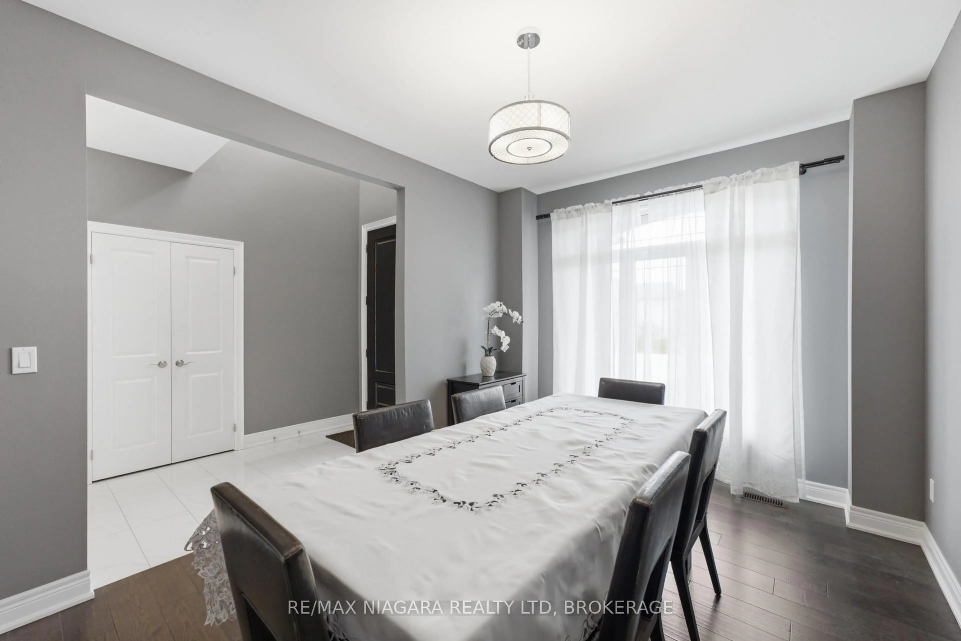 Dining room, unknown for 9305 Eagle Ridge Dr, Niagara Falls Ontario L2H 0G4