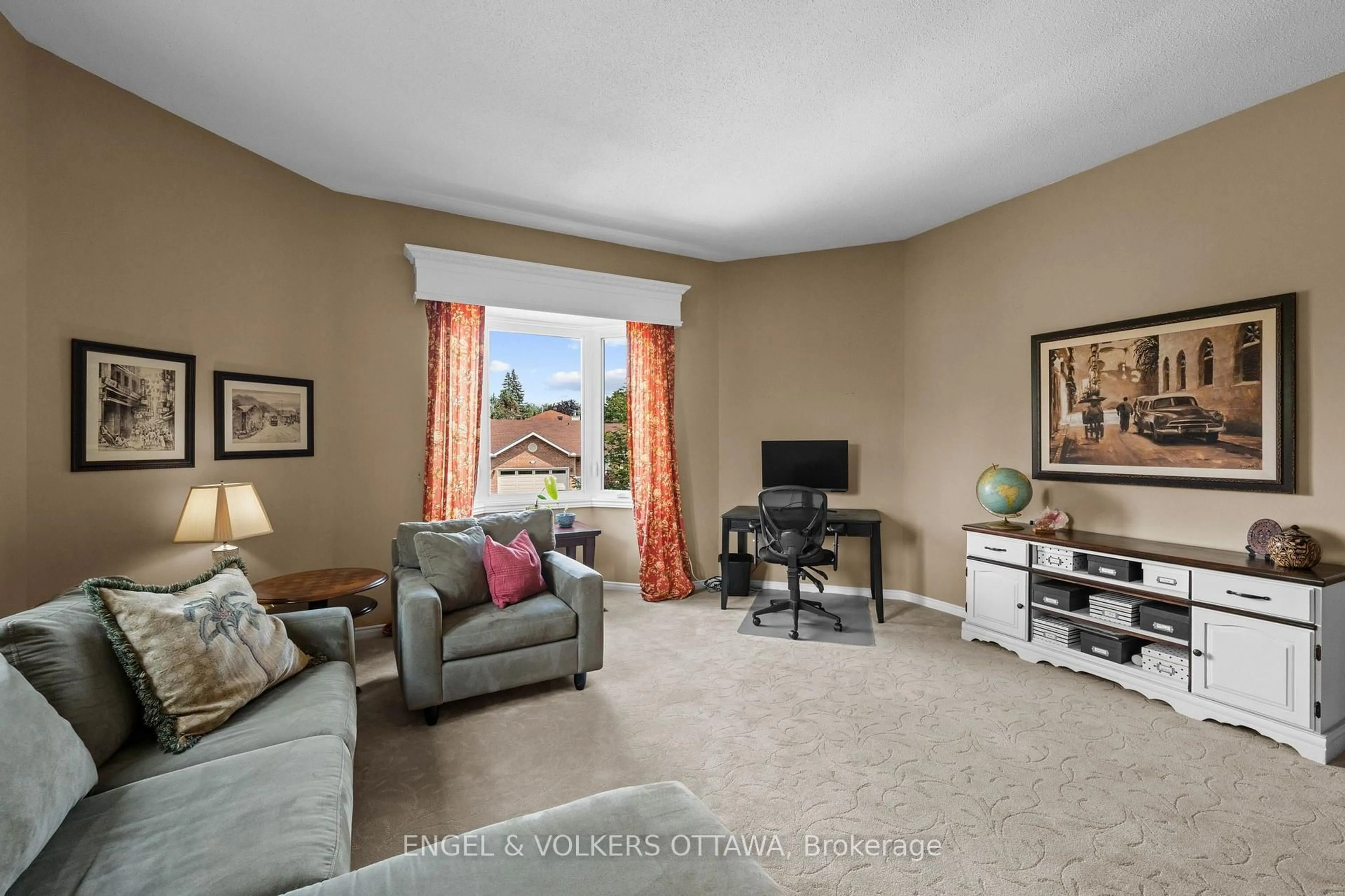 Living room with furniture, carpet floor for 1602 Proulx Dr, Ottawa Ontario K4A 1T5