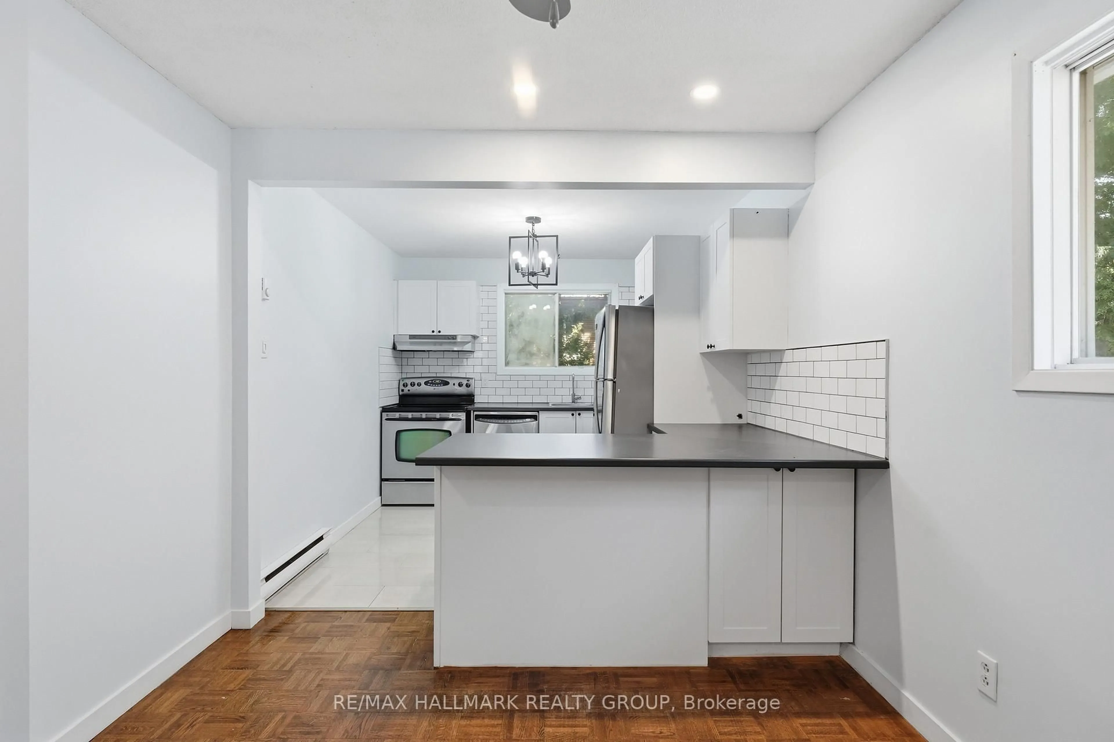 Standard kitchen, unknown for 195 Deschamps Ave, Ottawa Ontario K1L 5Z3