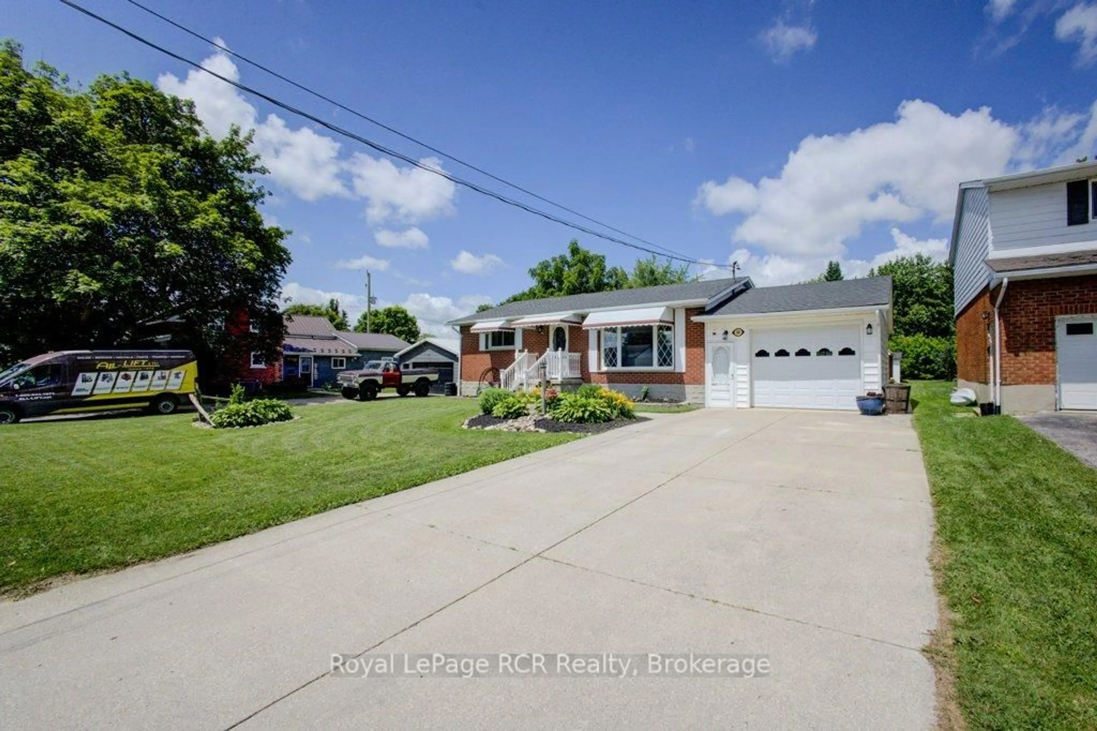 Unknown for 280 Domville St, Wellington North Ontario N0G 1A0