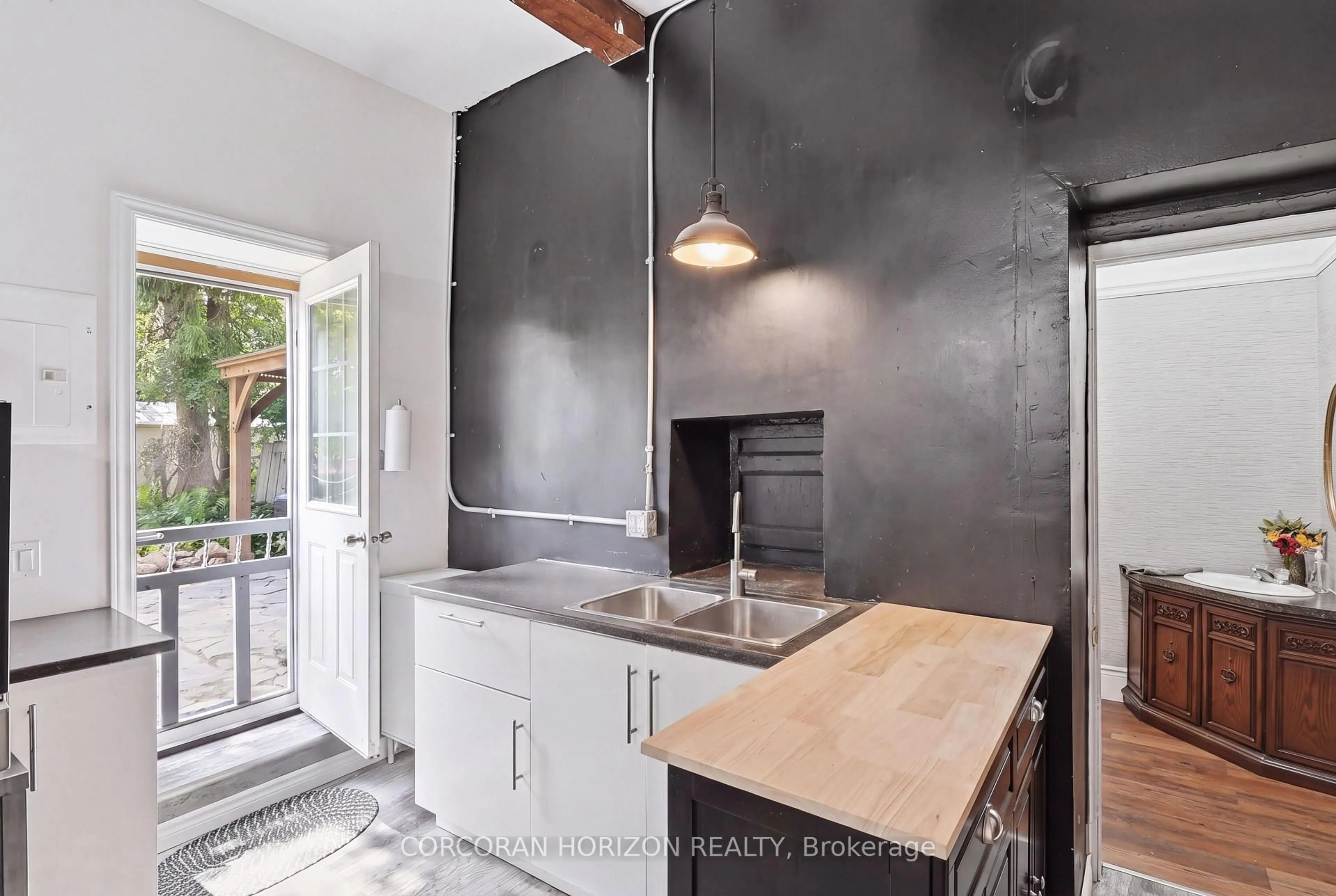 Contemporary kitchen, unknown for 565 St David St, Centre Wellington Ontario N1M 2K5