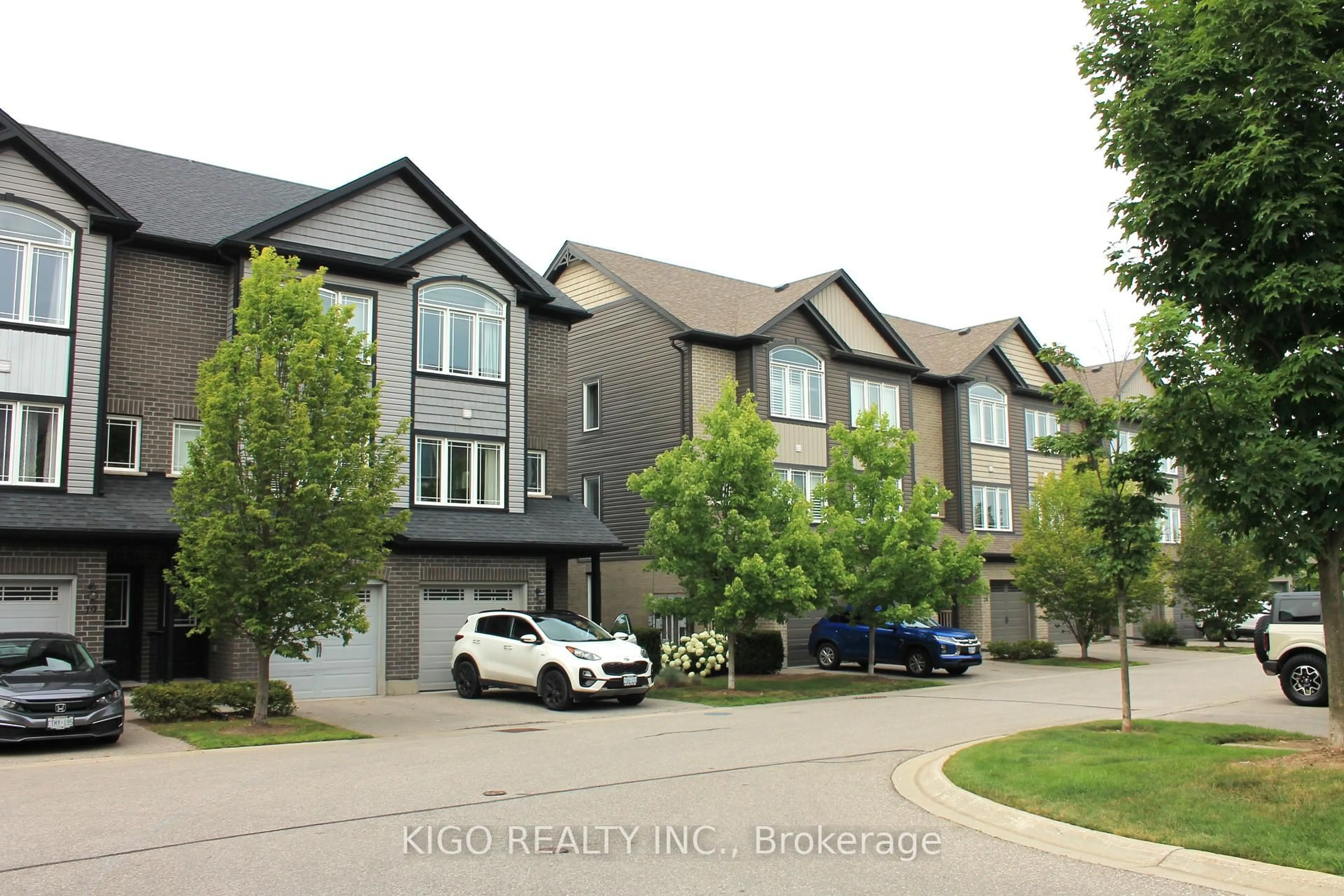 Unknown for 12 Poplar Dr #21, Cambridge Ontario N3C 0G4