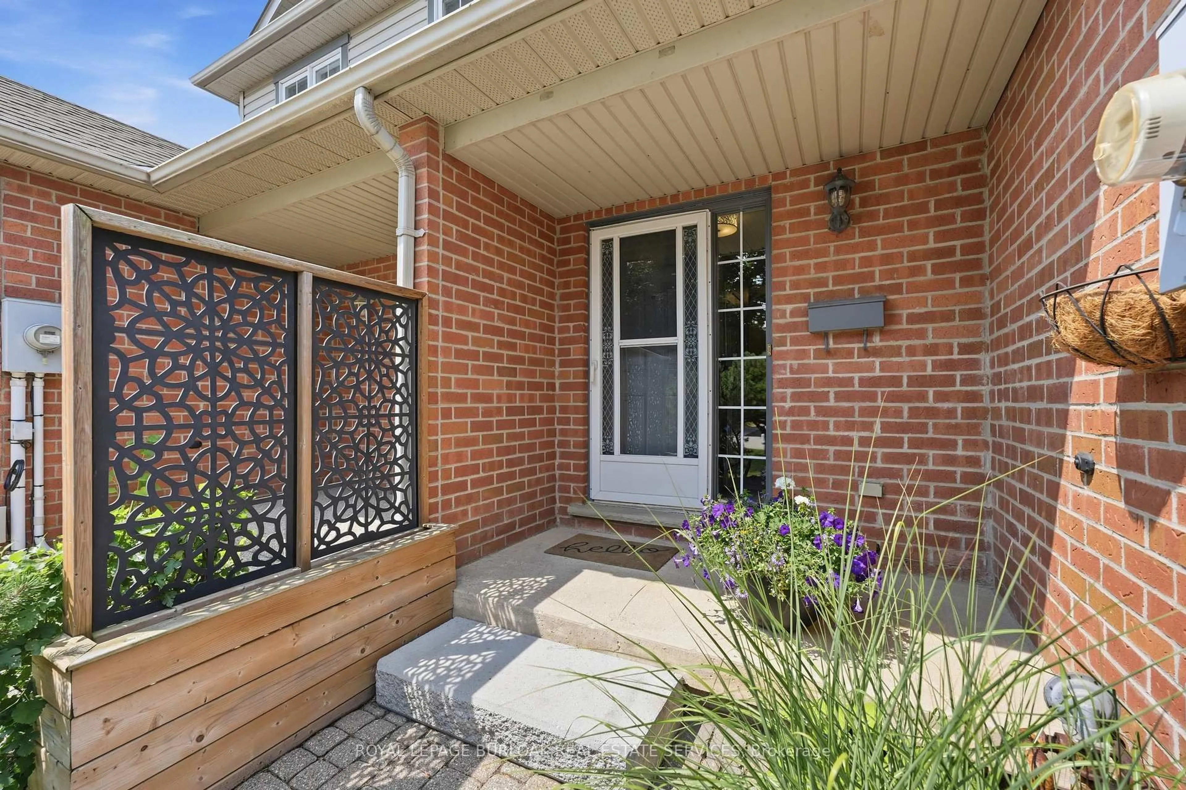 Unknown for 27 Bronte Crt, Hamilton Ontario L9H 7N2