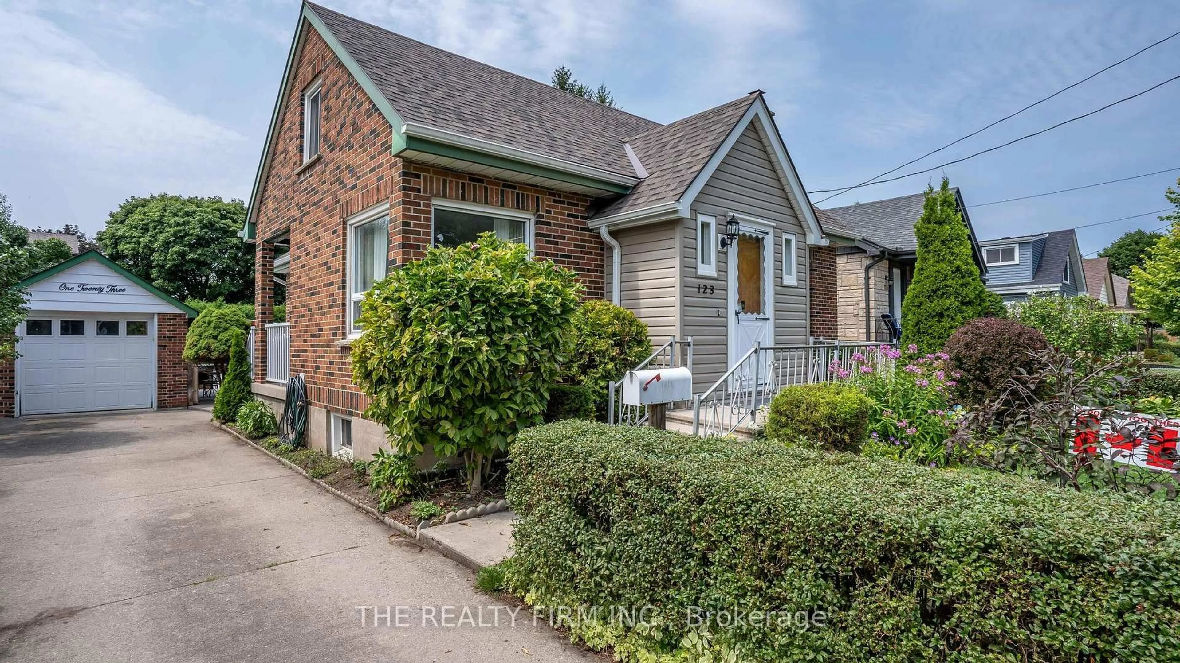 Home with brick exterior material, street for 123 Elliott St, London East Ontario N5Y 2E8