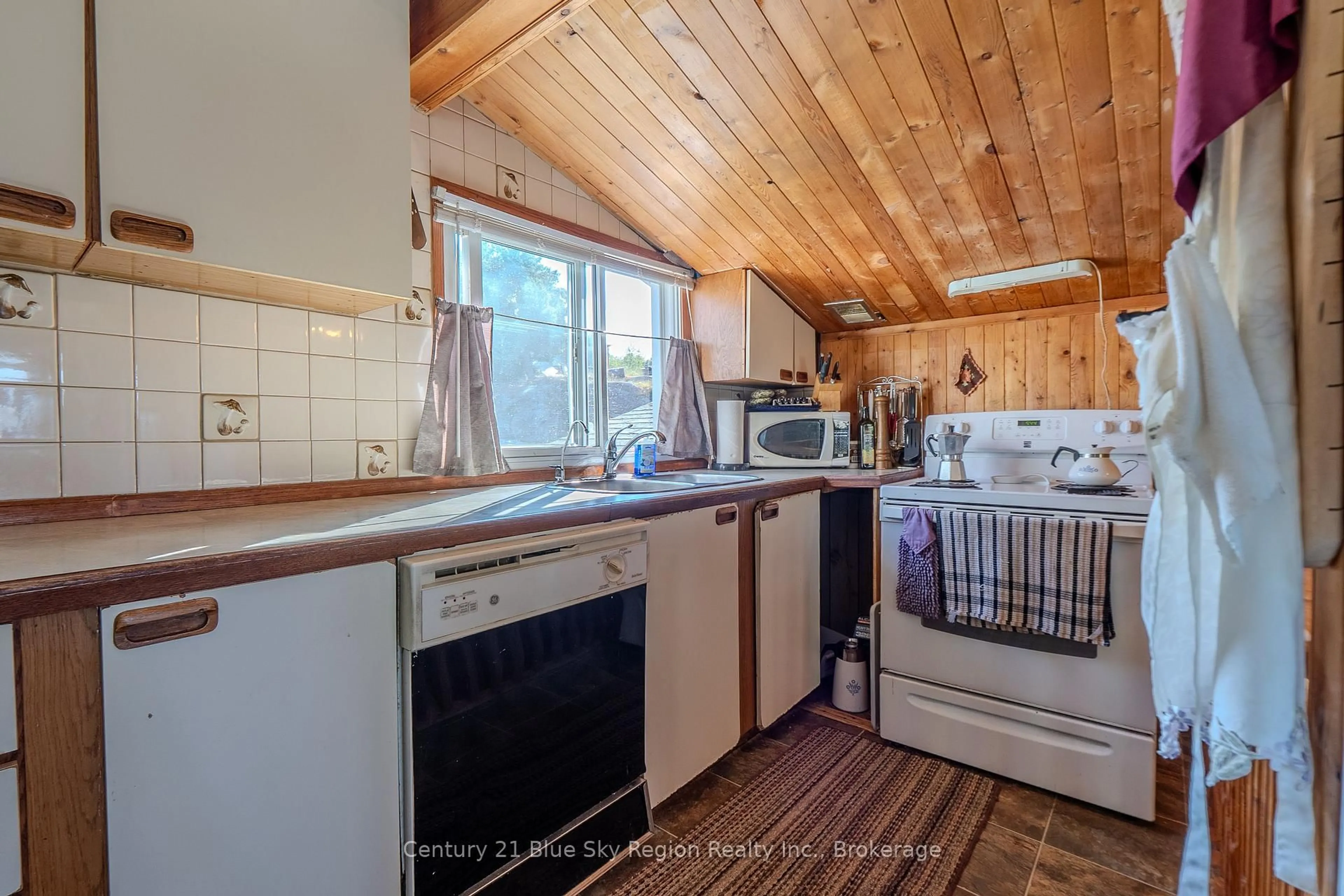 Standard kitchen, unknown for 16 Gabriel Rd, West Nipissing Ontario P0H 2M0