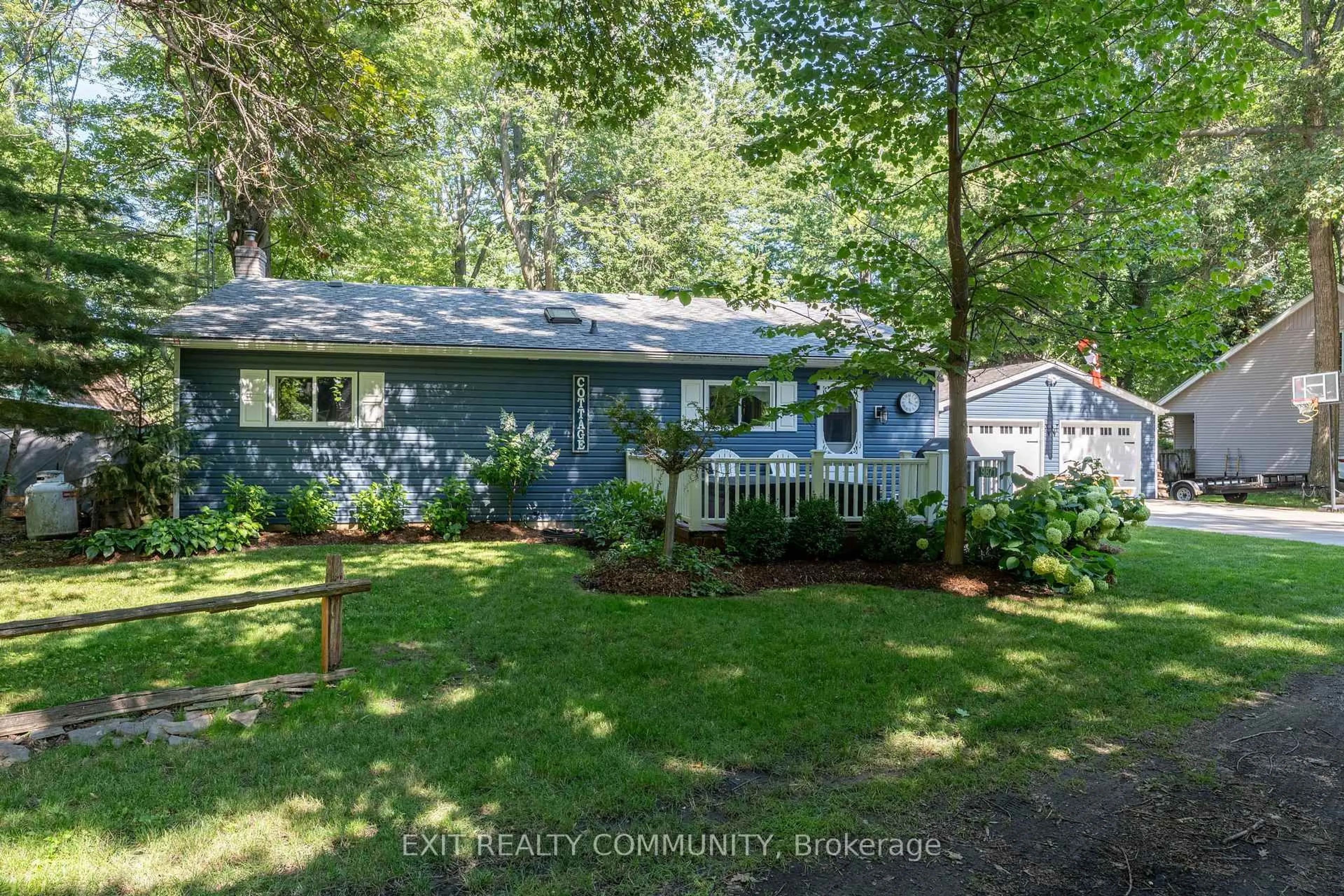 A pic from outside/outdoor area/front of a property/back of a property/a pic from drone, unknown for 9871 phoebe Lane, Lambton Shores Ontario N0N 1J2