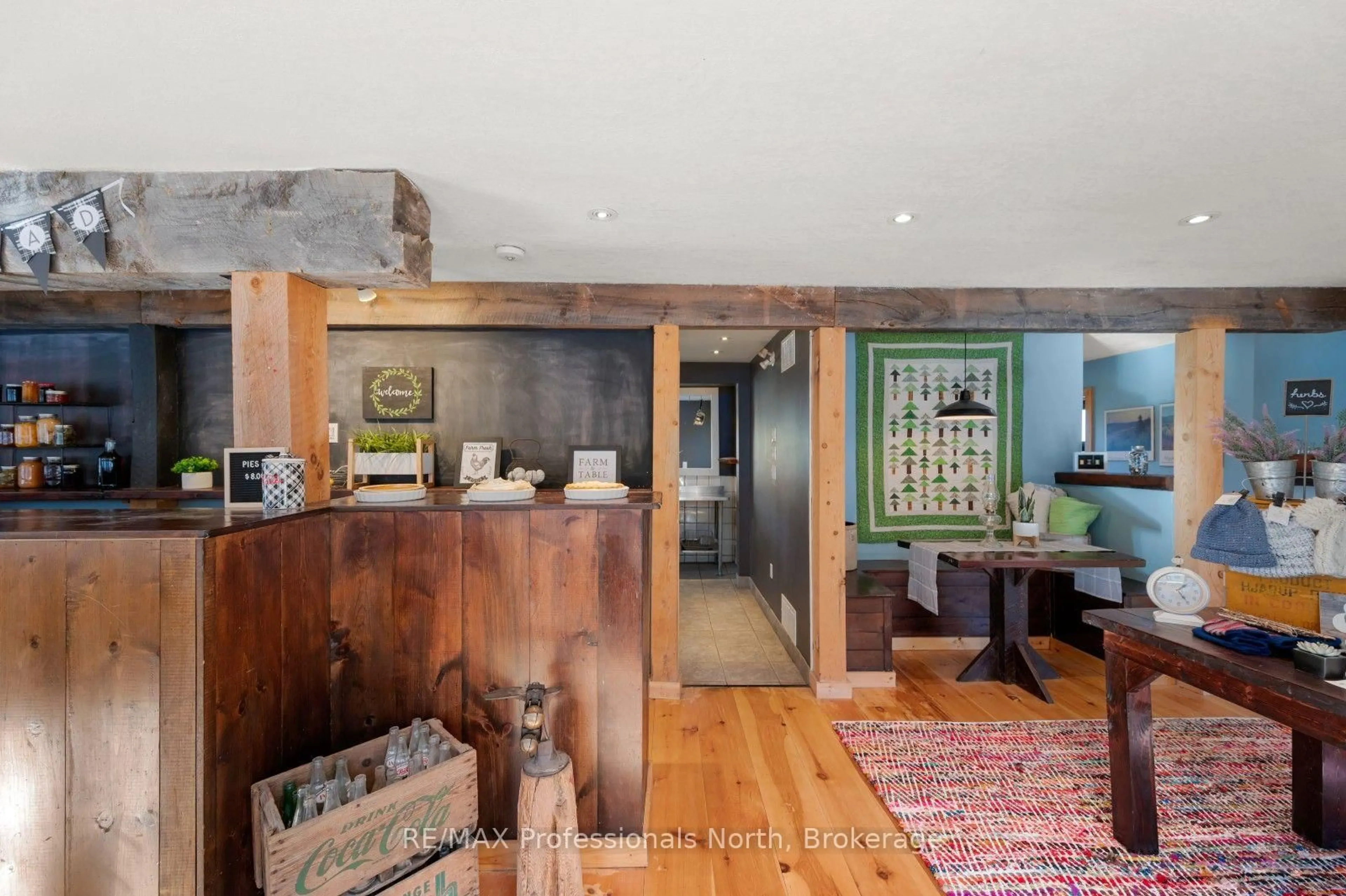 Indoor foyer for 4167 LOOP Rd, Dysart et al Ontario K0L 1X0