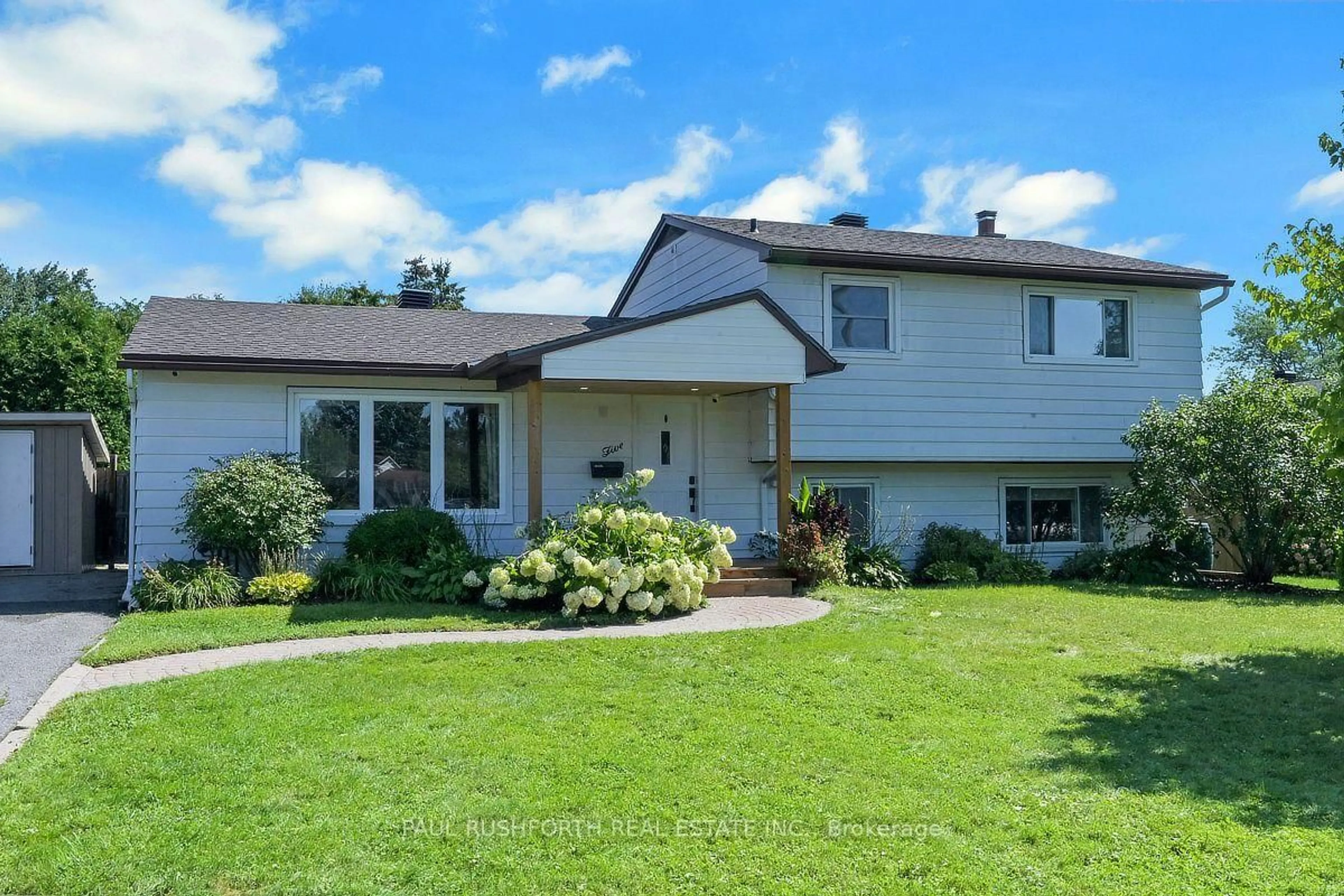 Home with vinyl exterior material, street for 5 Mcmurdo Crt, Ottawa Ontario K2E 5V8
