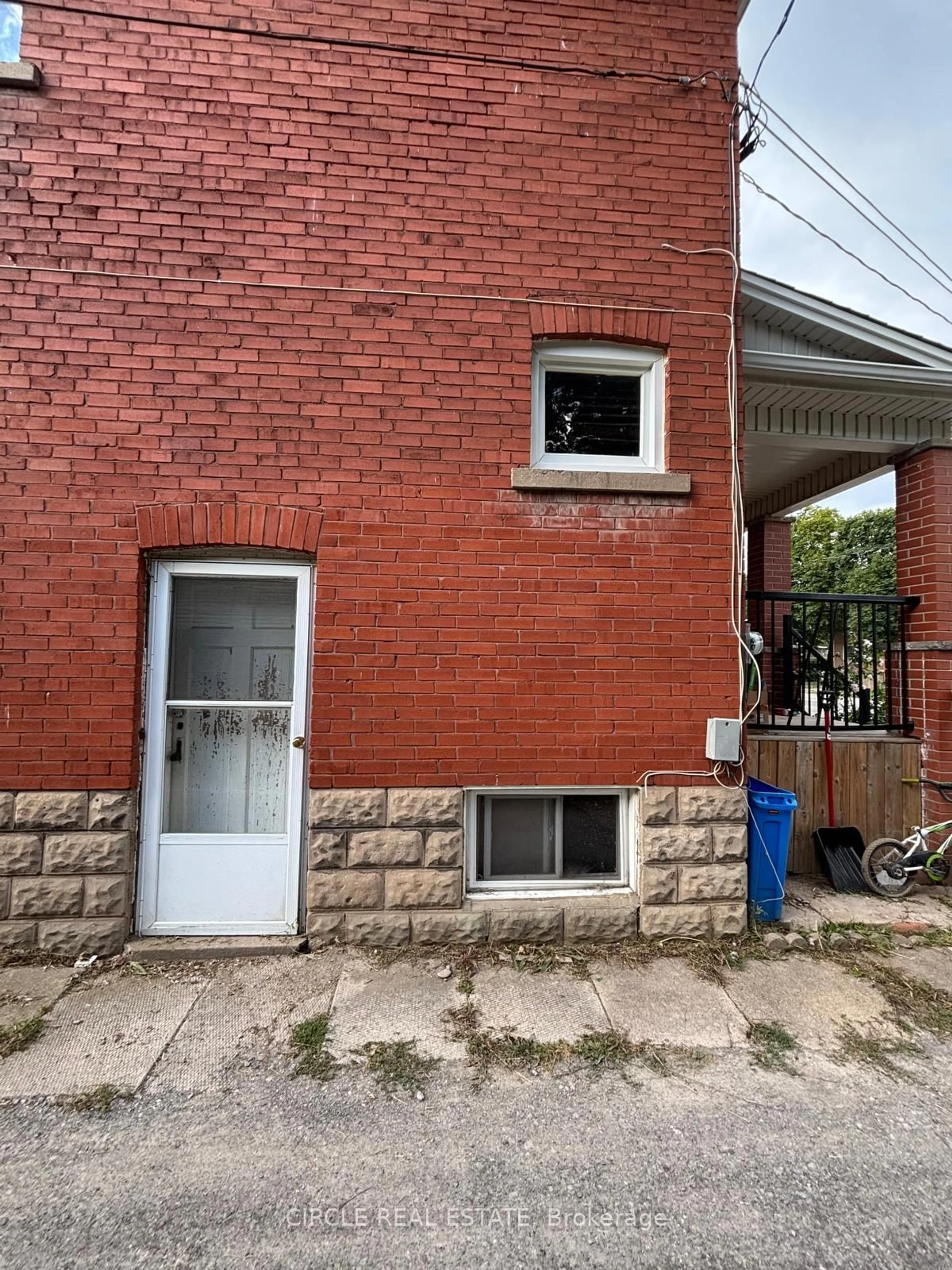 Unknown for 277 Niagara St, Welland Ontario L3C 1K5