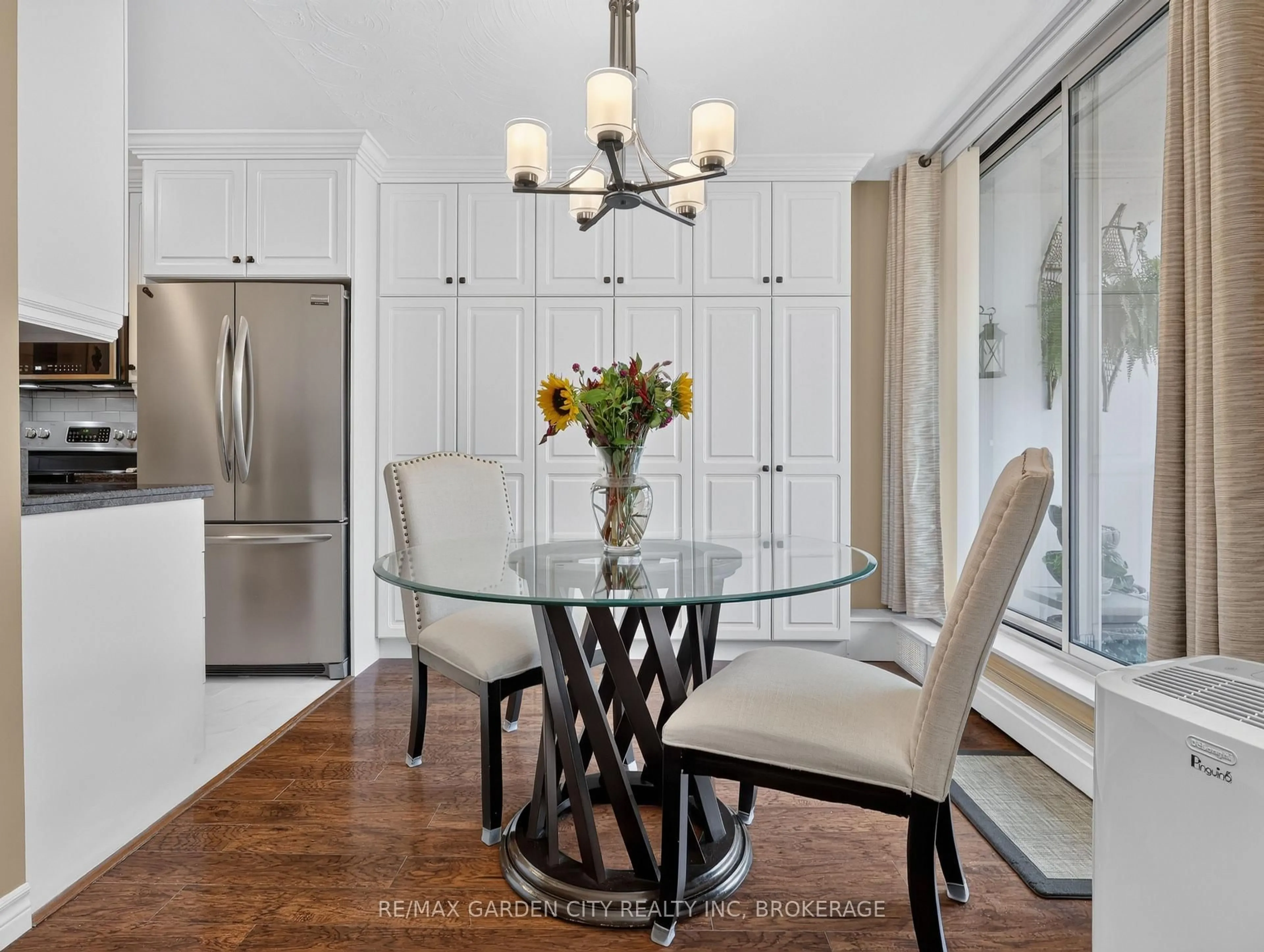 Dining room, unknown for 359 Geneva St #701, St. Catharines Ontario L2N 2G5