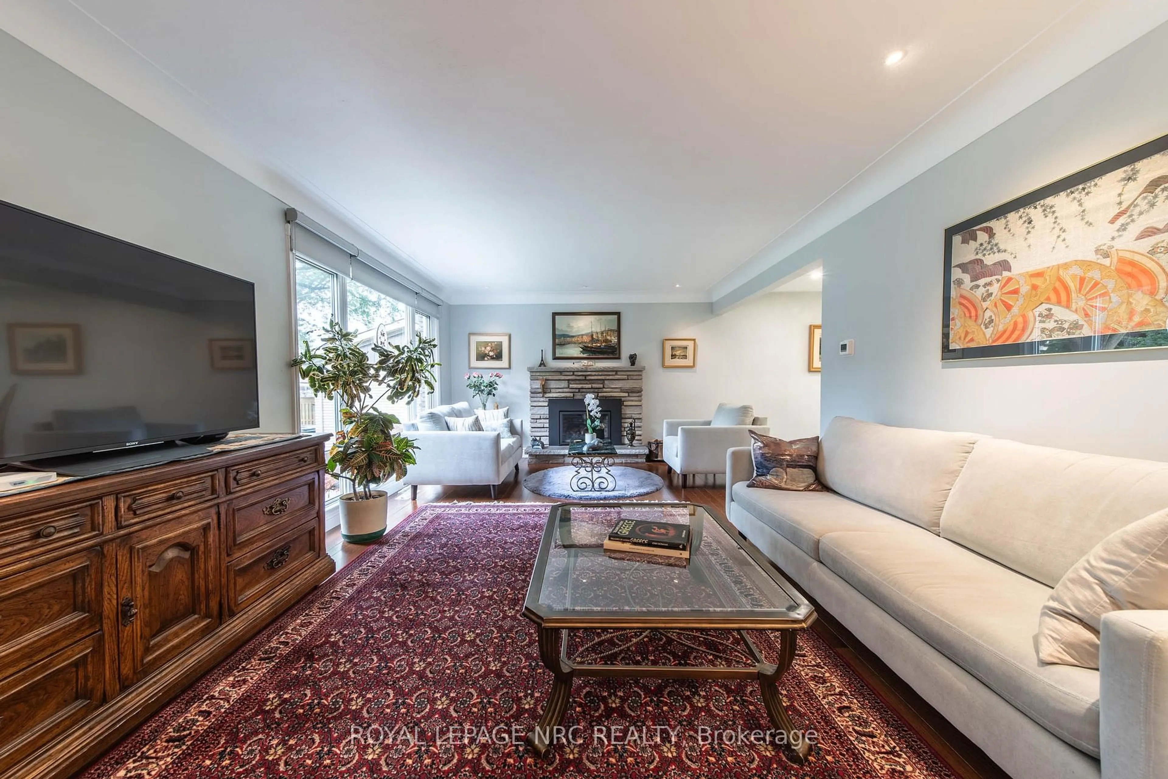 Living room with furniture, unknown for 6954 Coach Dr, Niagara Falls Ontario L2G 2J1