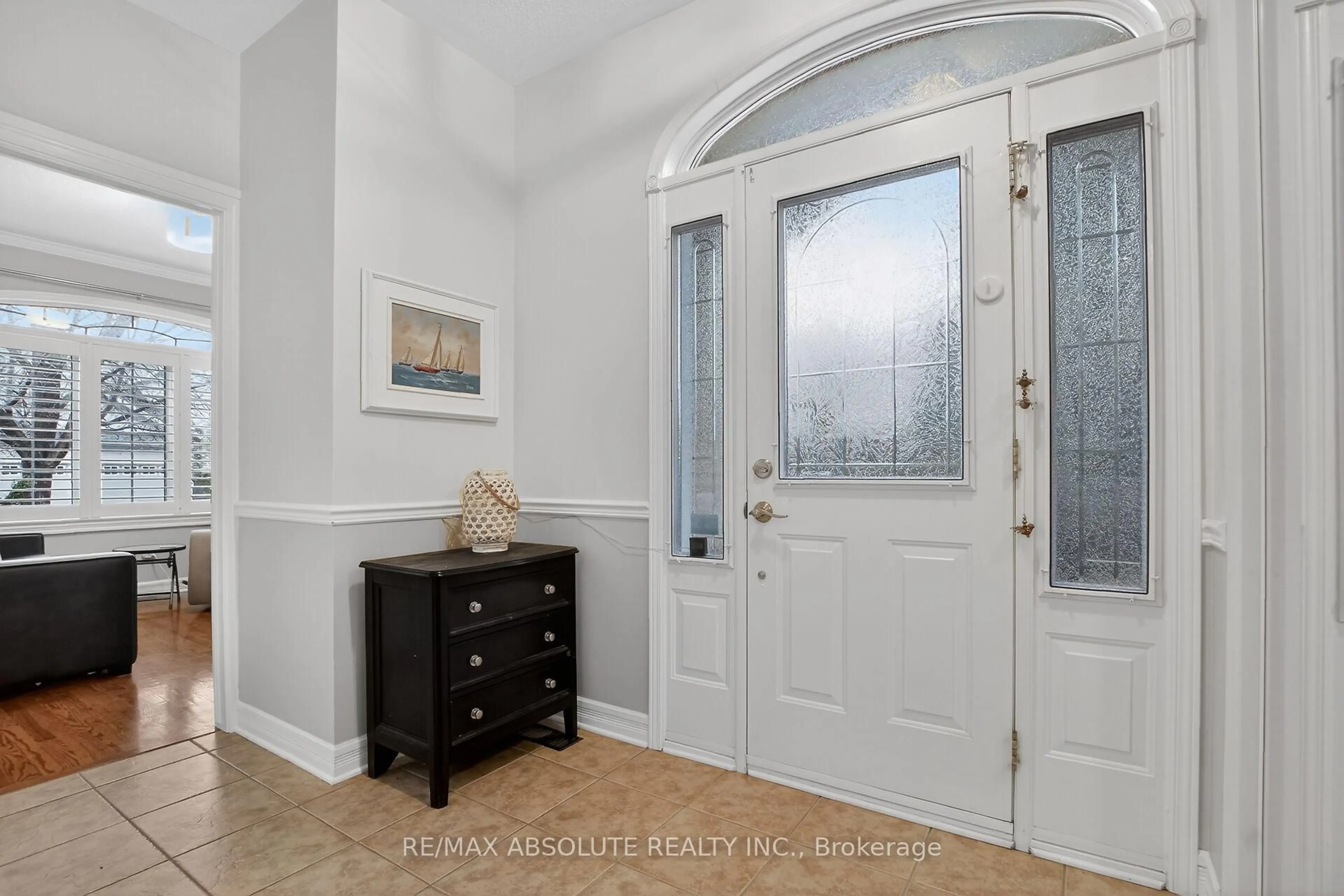 Indoor entryway for 19 Goldora Private, Kanata Ontario K2T 1K8