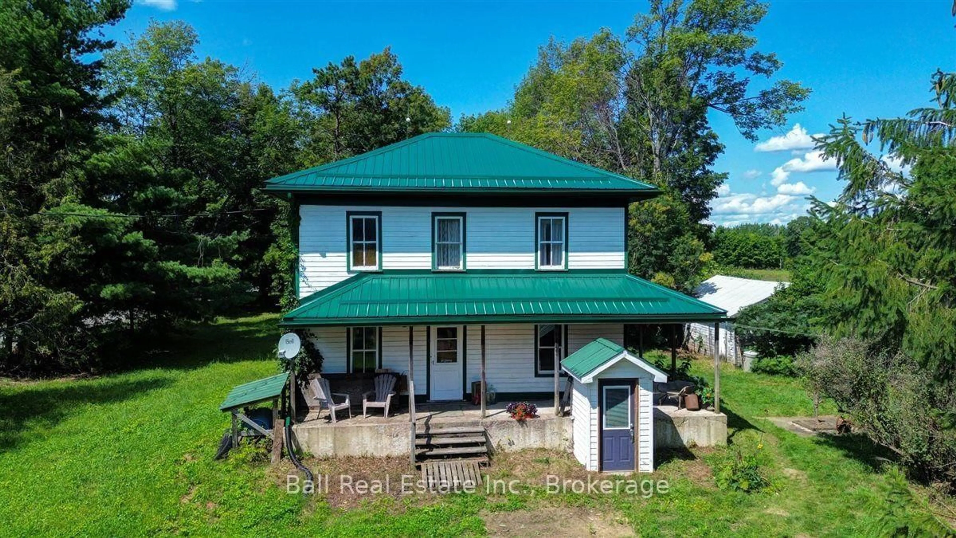 A pic from outside/outdoor area/front of a property/back of a property/a pic from drone, building for 1607 The Ridge Rd, Coe Hill Ontario K0L 1P0
