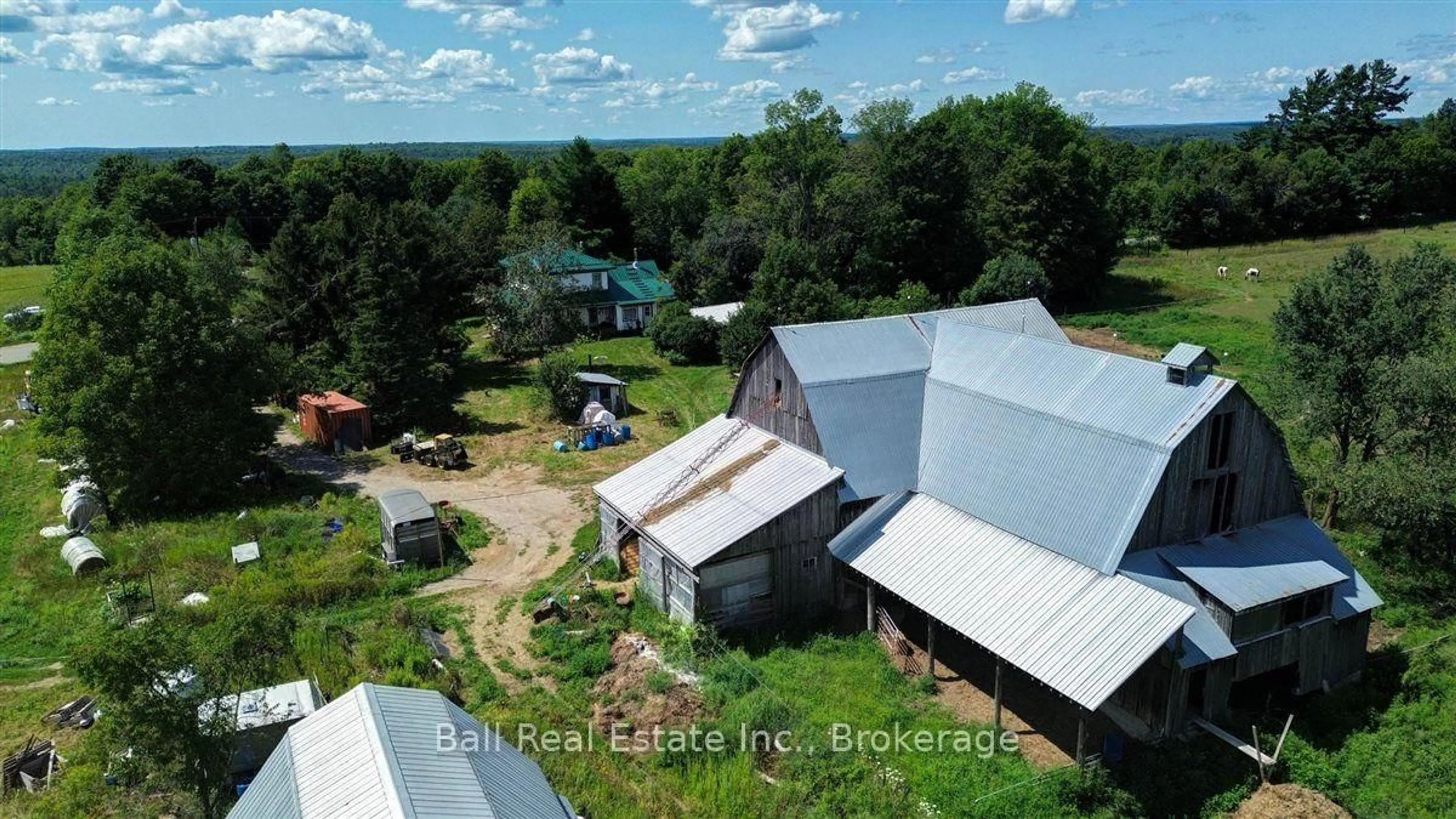 A pic from outside/outdoor area/front of a property/back of a property/a pic from drone, building for 1607 The Ridge Rd, Coe Hill Ontario K0L 1P0