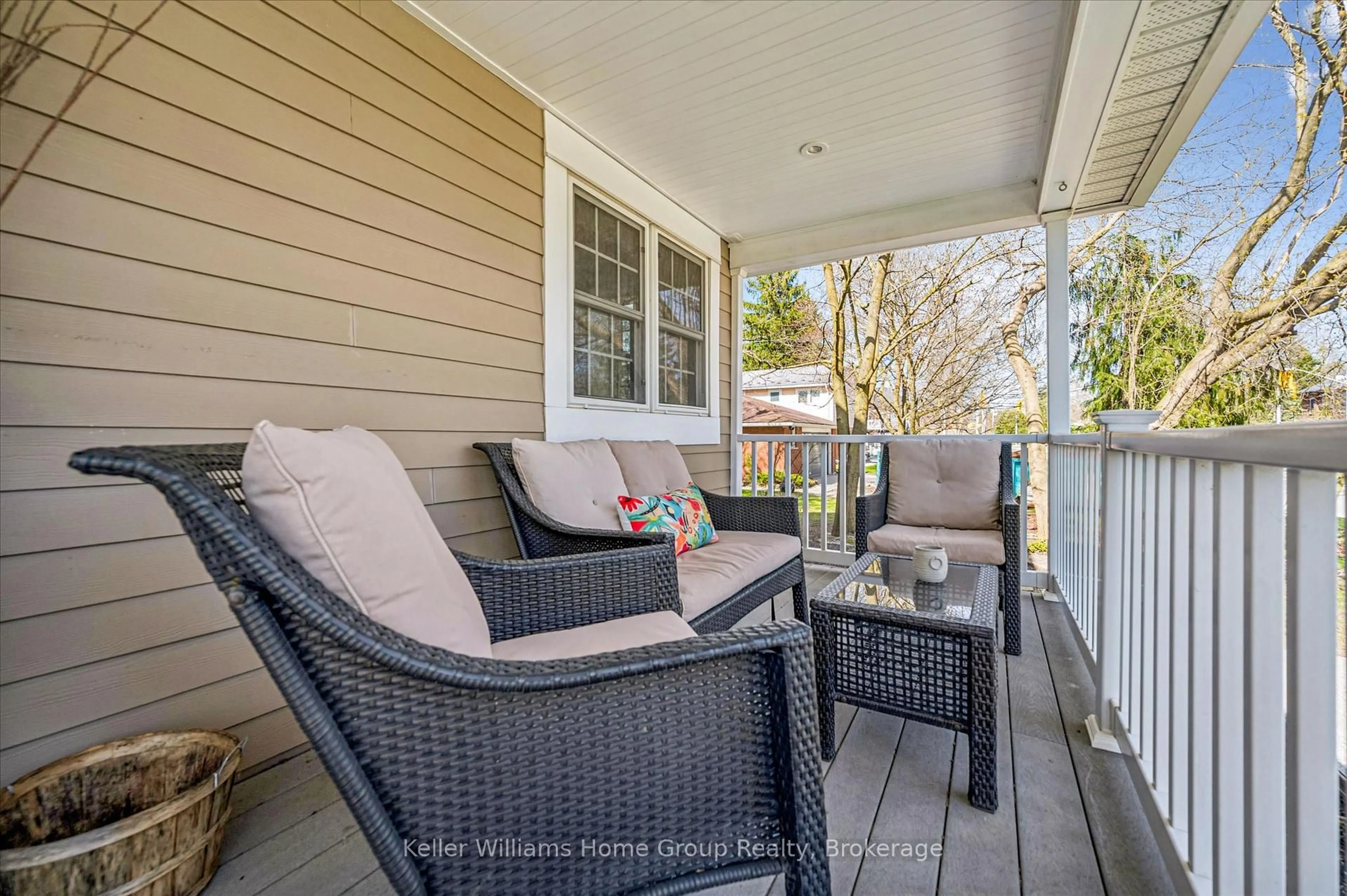 Patio, water/lake/river/ocean view for 3 Dundas St, Erin Ontario N0B 1T0