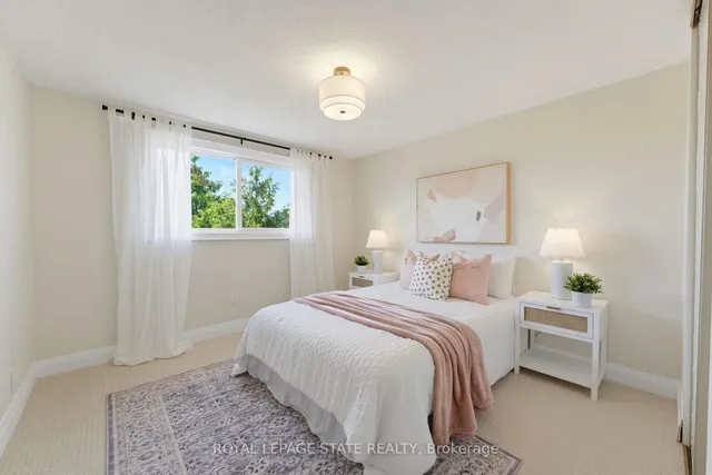32 Silvervine Dr, Hamilton 4