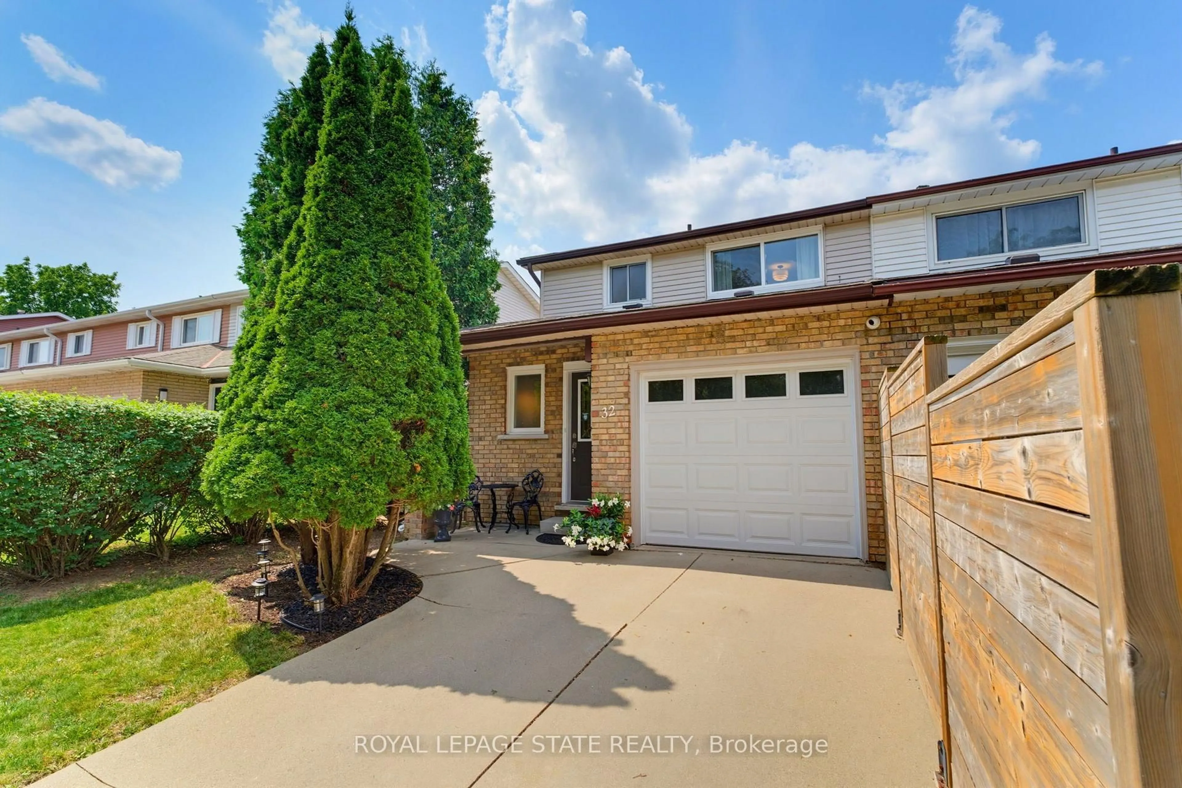 Unknown for 32 Silvervine Dr, Hamilton Ontario L8J 1K2