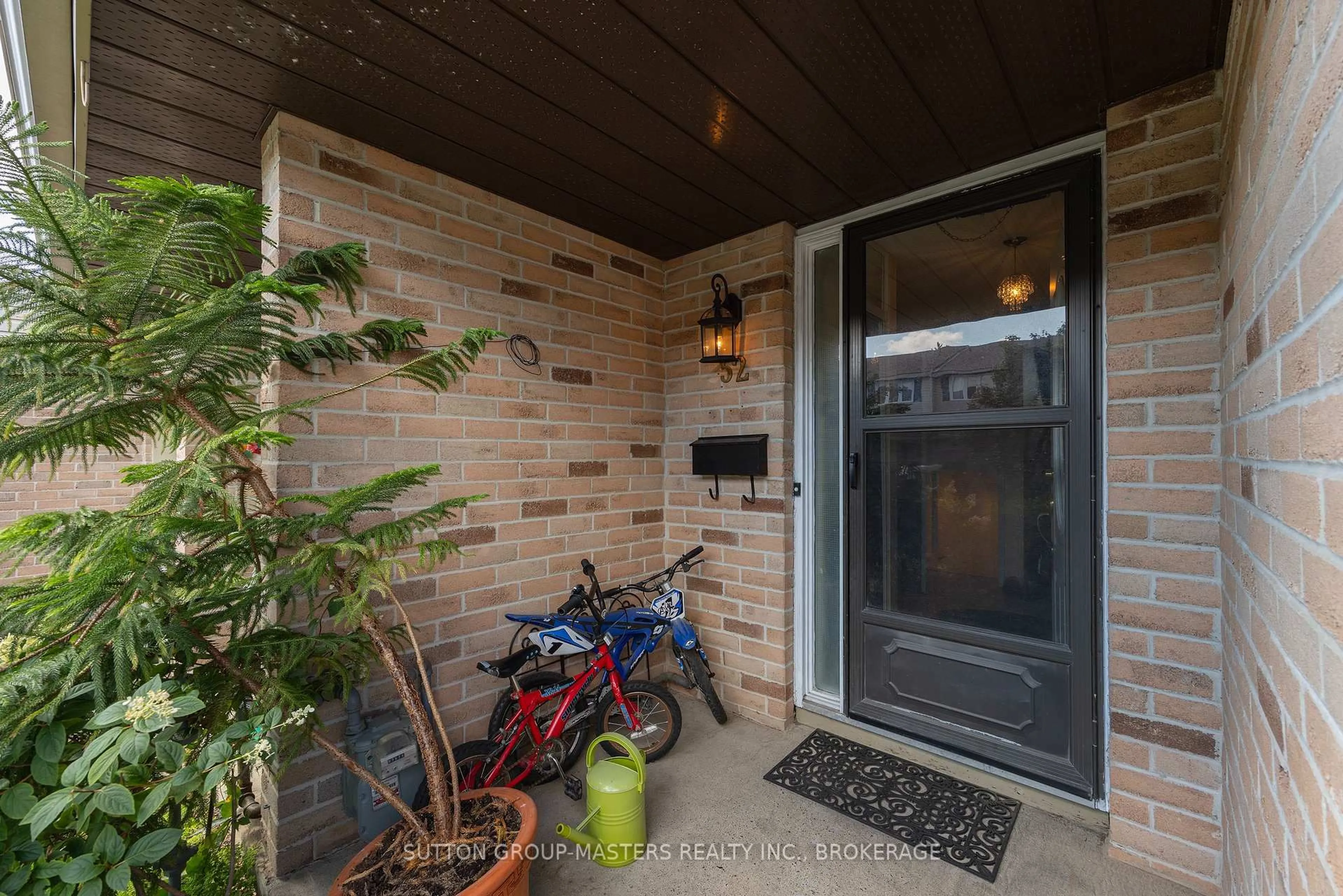 Indoor entryway for 52 Coventry Cres #34, Kingston Ontario K7M 7S7