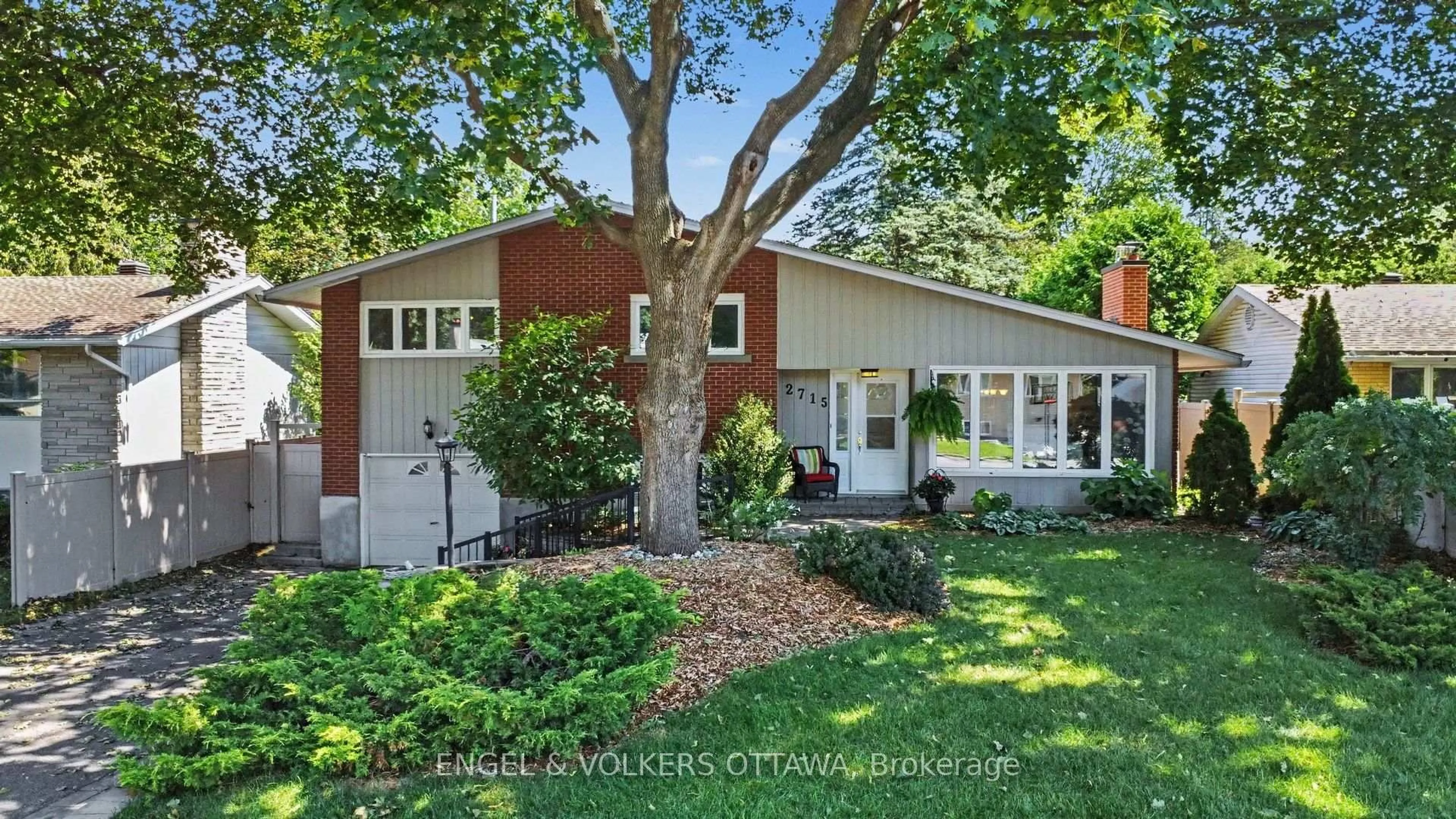 Home with brick exterior material, street for 2715 Colman St, Ottawa Ontario K1V 8J8