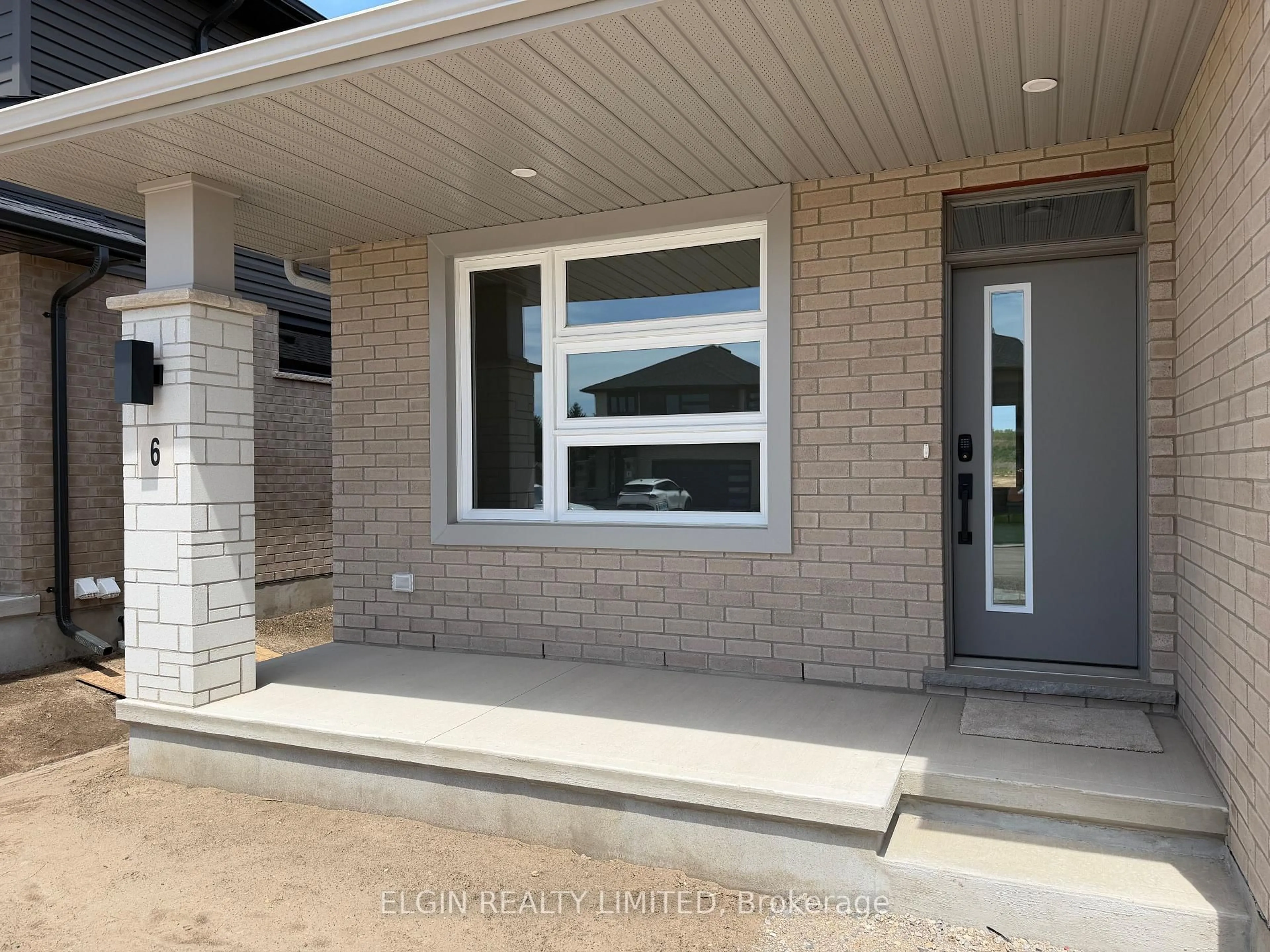 Unknown for 6 Finch St, Tillsonburg Ontario N4G 0L9
