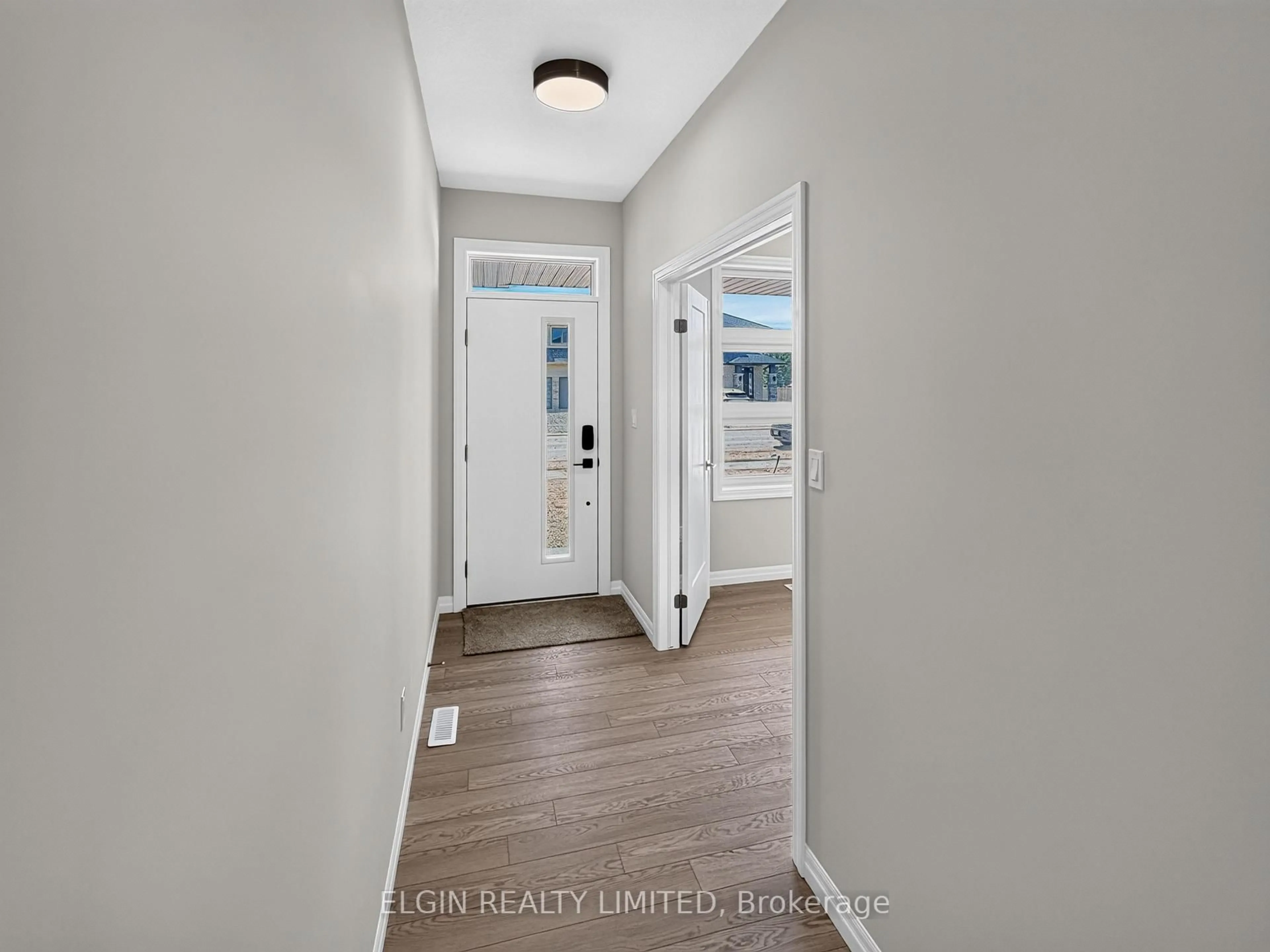 Indoor entryway for 6 Finch St, Tillsonburg Ontario N4G 0L9