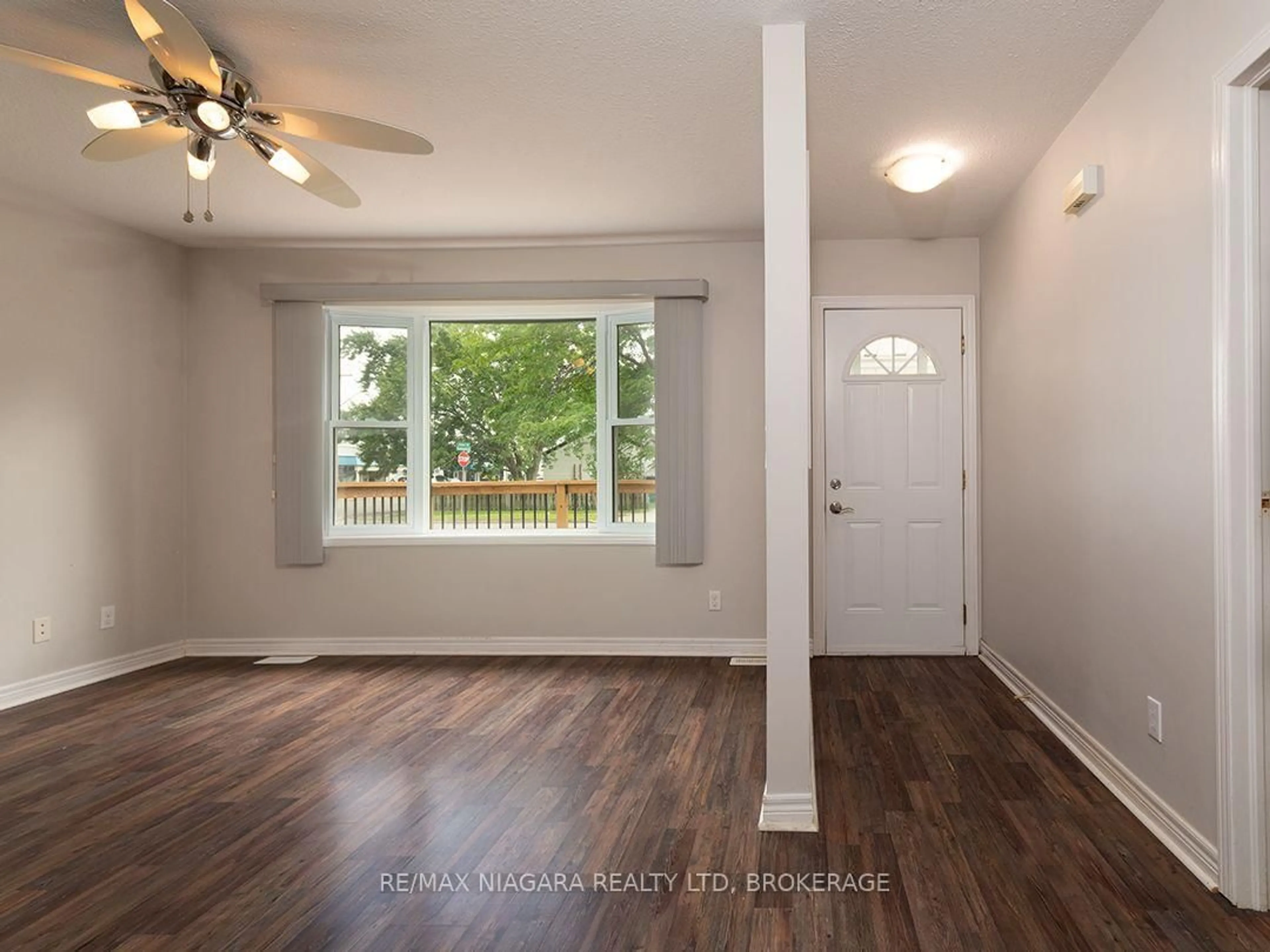 A pic of a room for 406 Dieppe St, Welland Ontario L3B 4V4