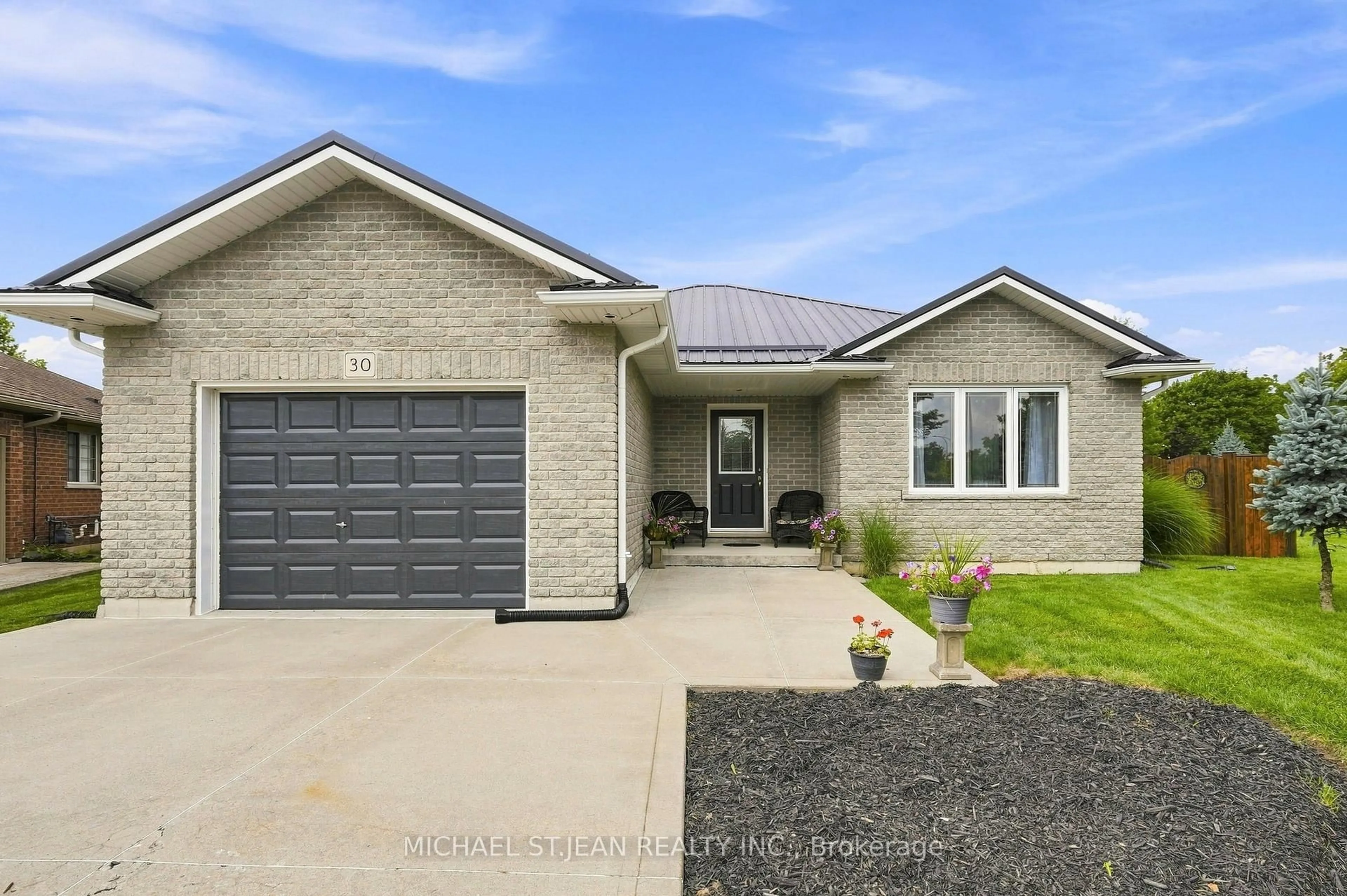 Home with brick exterior material, street for 30 Leslie St, Haldimand Ontario N0A 1J0