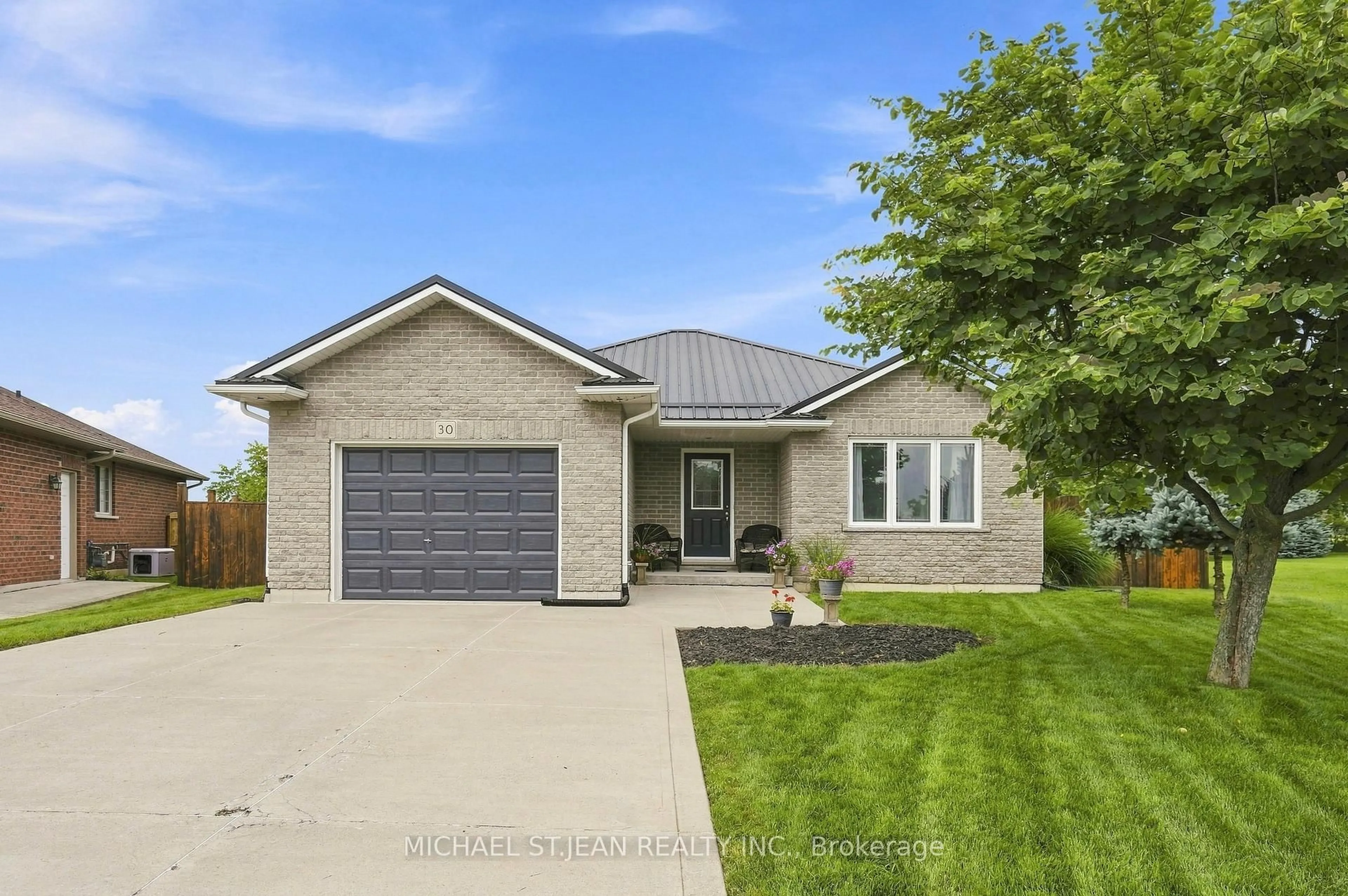 Home with brick exterior material, street for 30 Leslie St, Haldimand Ontario N0A 1J0