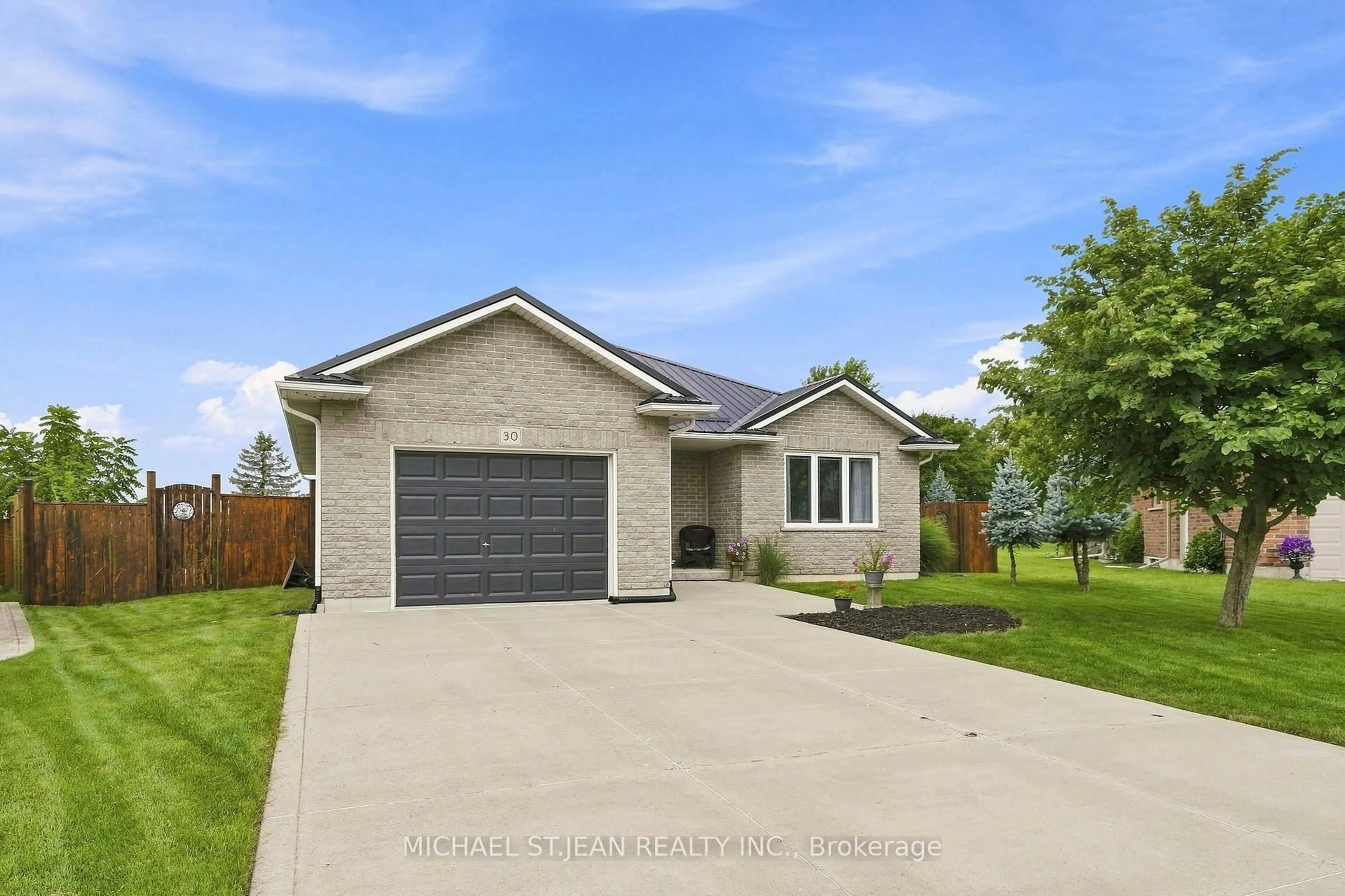 Home with brick exterior material, street for 30 Leslie St, Haldimand Ontario N0A 1J0