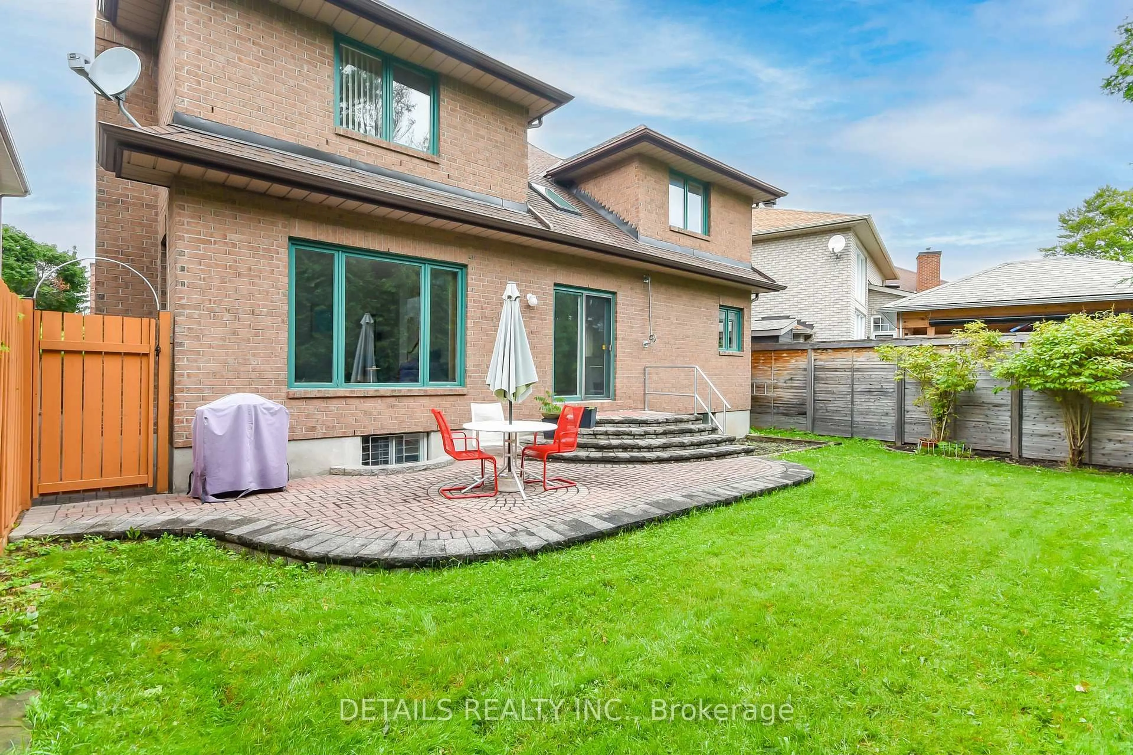 Patio, street for 9 Wellsmere Crt, Ottawa Ontario K2E 8C2