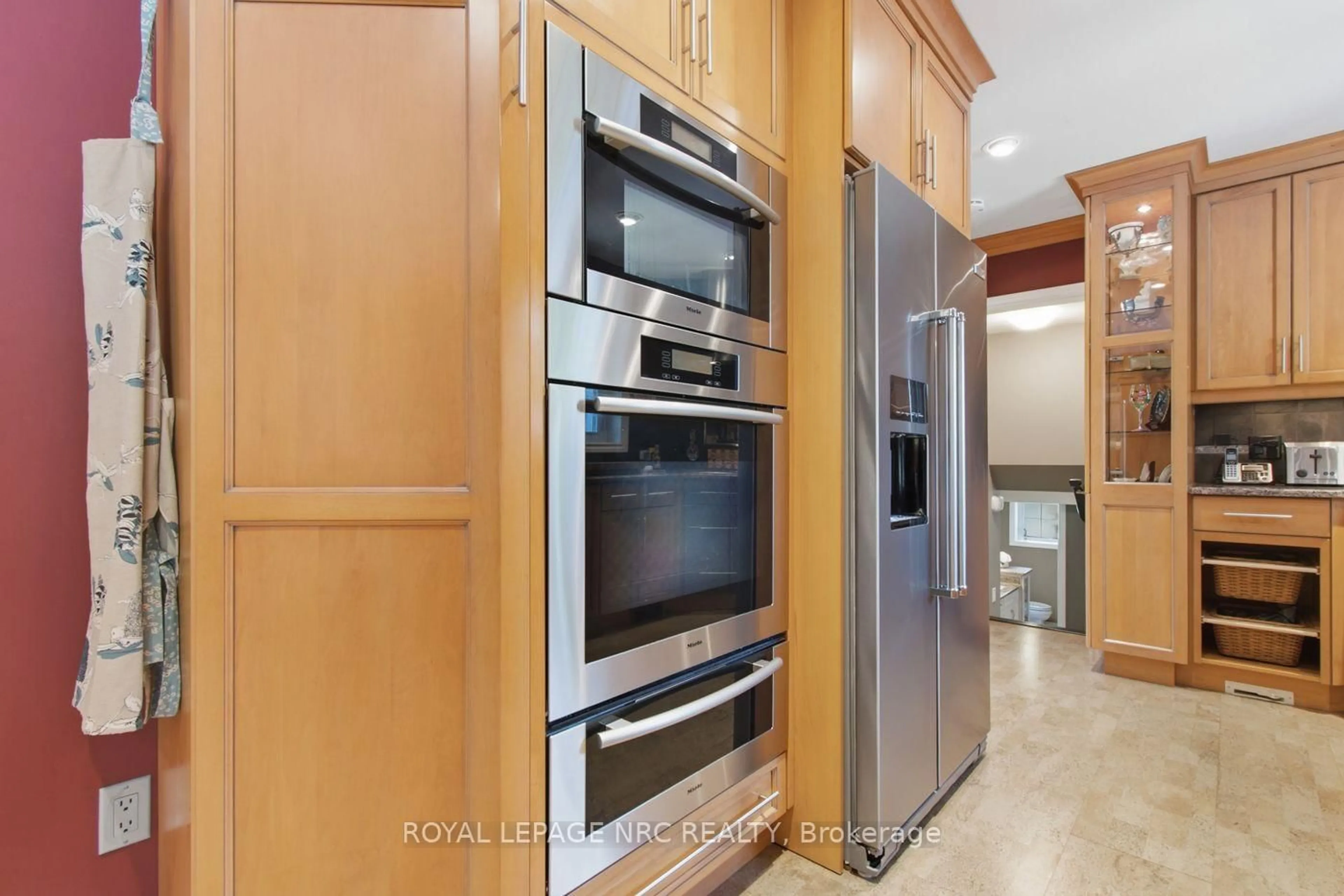 Unknown for 7 king's grant Crt, St. Catharines Ontario L2N 2S2