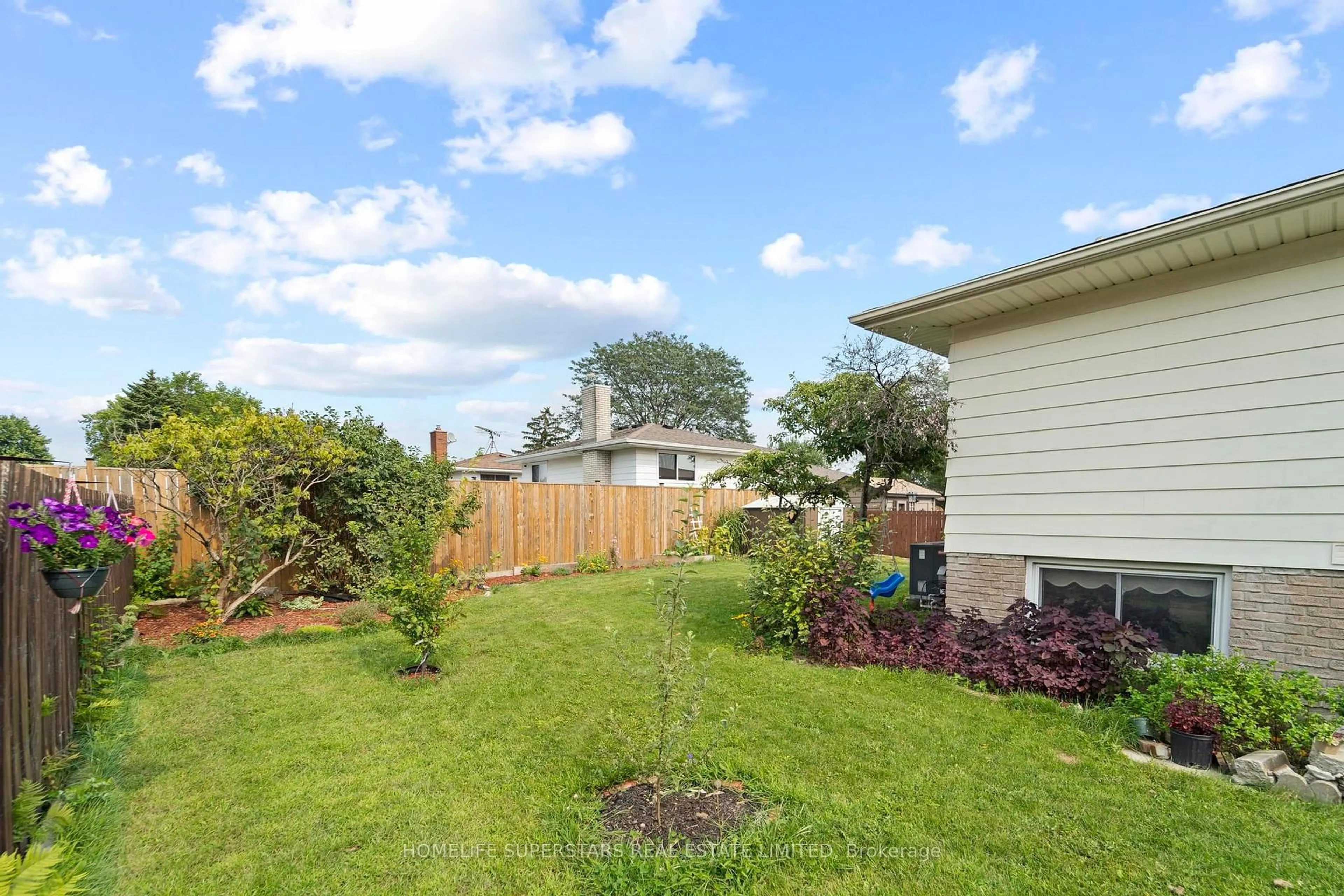 Unknown for 9925 Holly Cres, Windsor Ontario N8R 1Y6