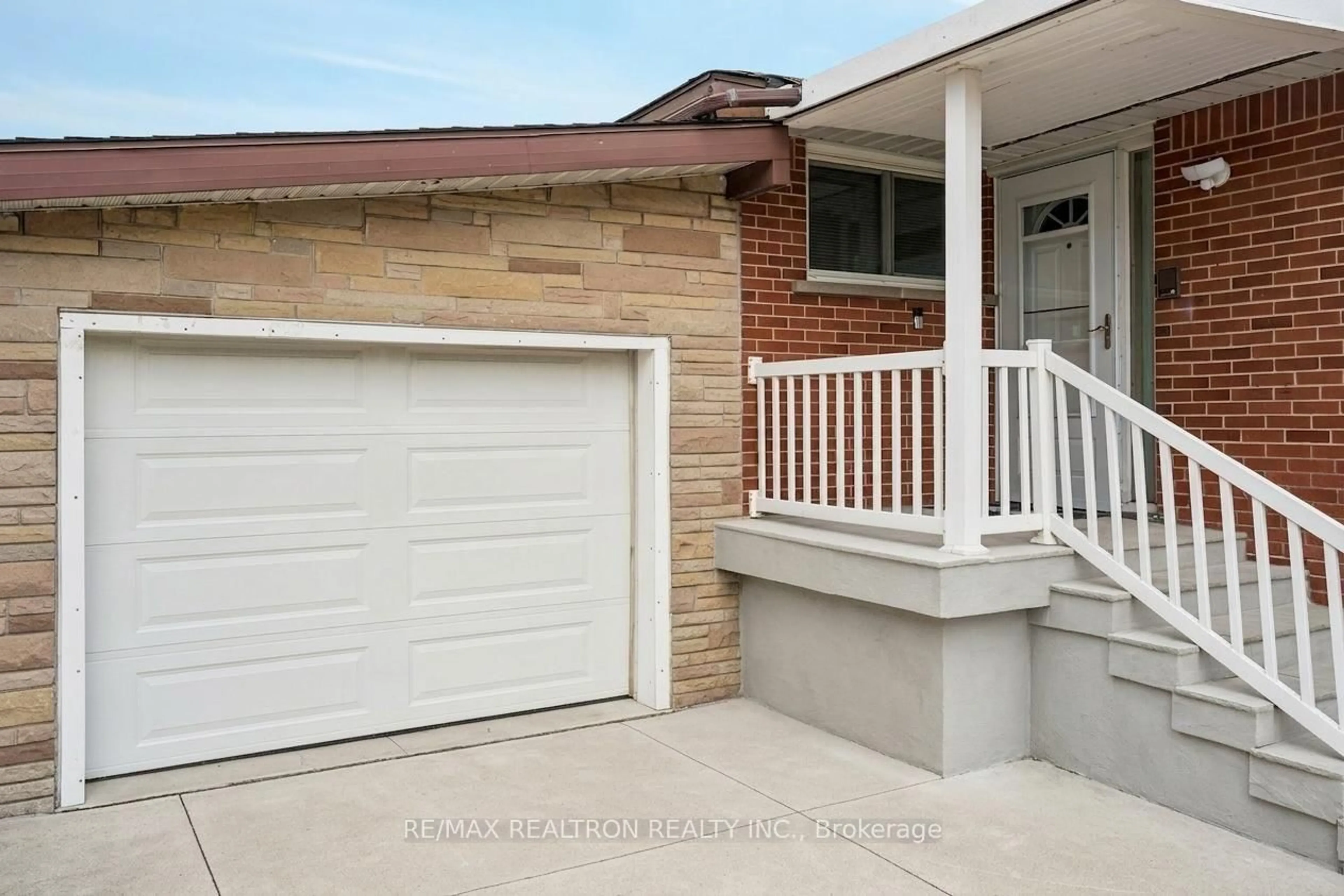 Home with brick exterior material, street for 831 Mohawk Rd, Hamilton Ontario L8T 2R4