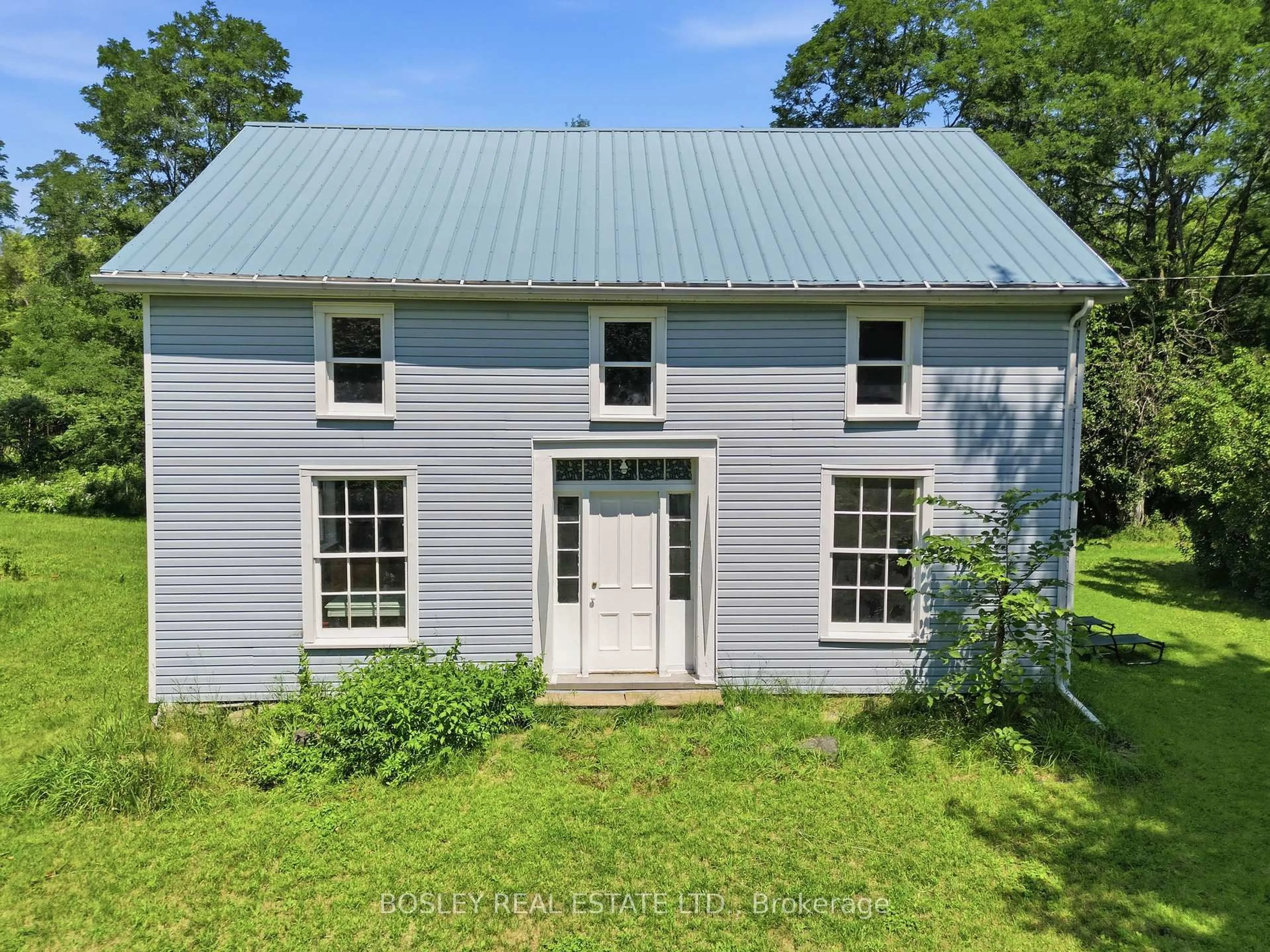 A pic from outside/outdoor area/front of a property/back of a property/a pic from drone, building for 11 Buttermilk Lane, Limoges Ontario K0K 2M0
